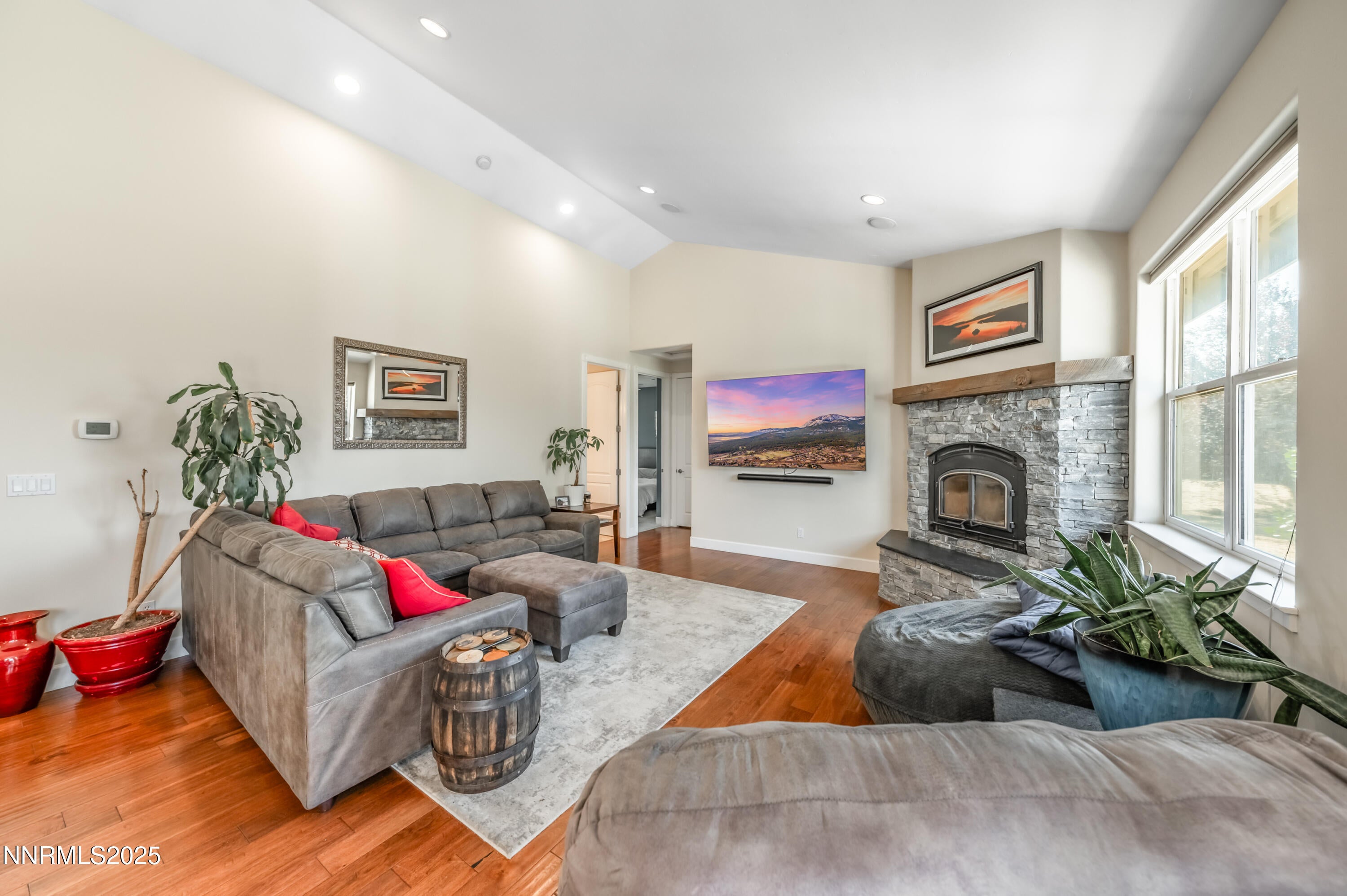 Minden, Nevada, 89423, United States, 4 Bedrooms Bedrooms, ,3 BathroomsBathrooms,Residential,Active,1987210