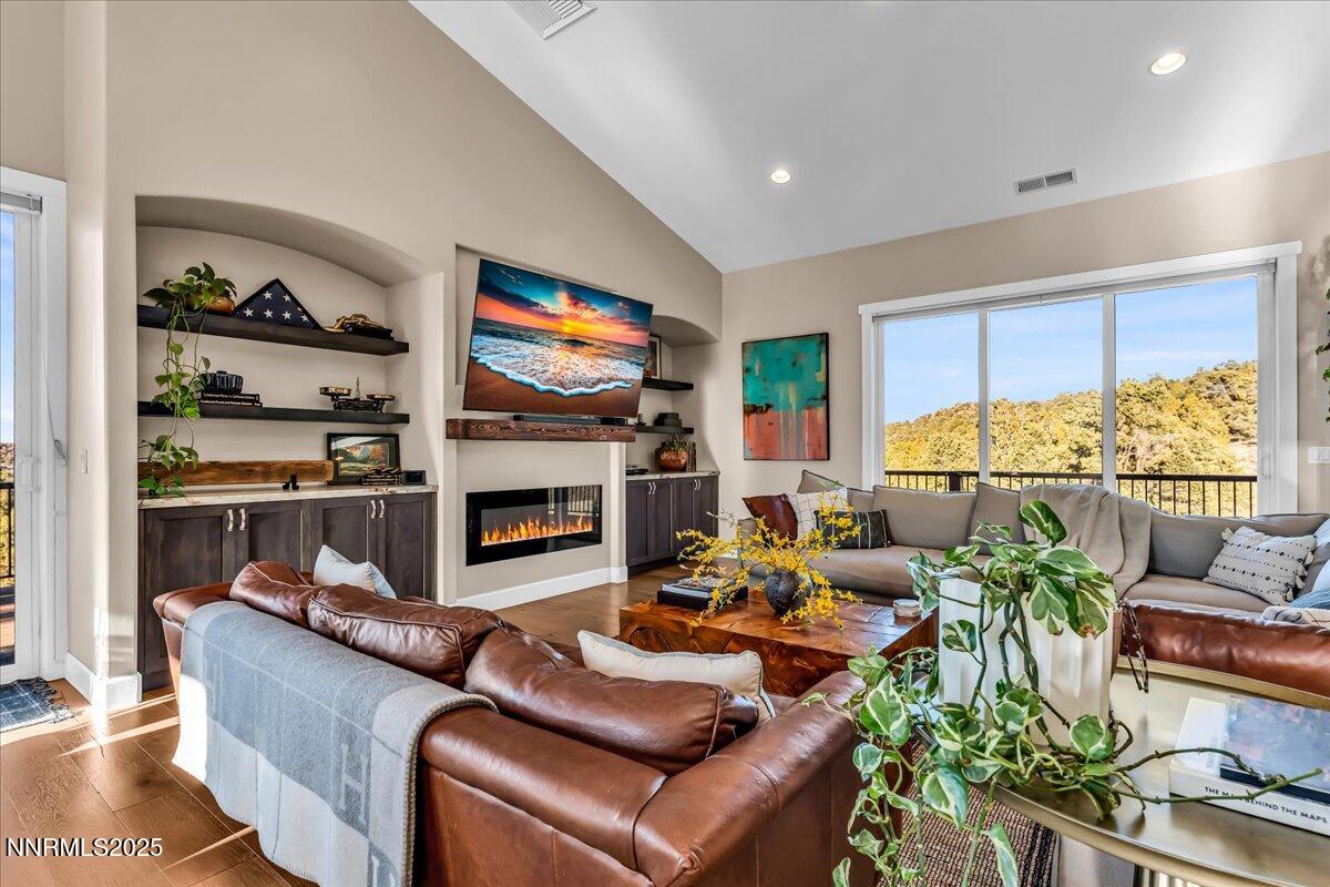 Reno, Nevada, 89521, United States, 5 Bedrooms Bedrooms, ,5 BathroomsBathrooms,Residential,Active,1894204