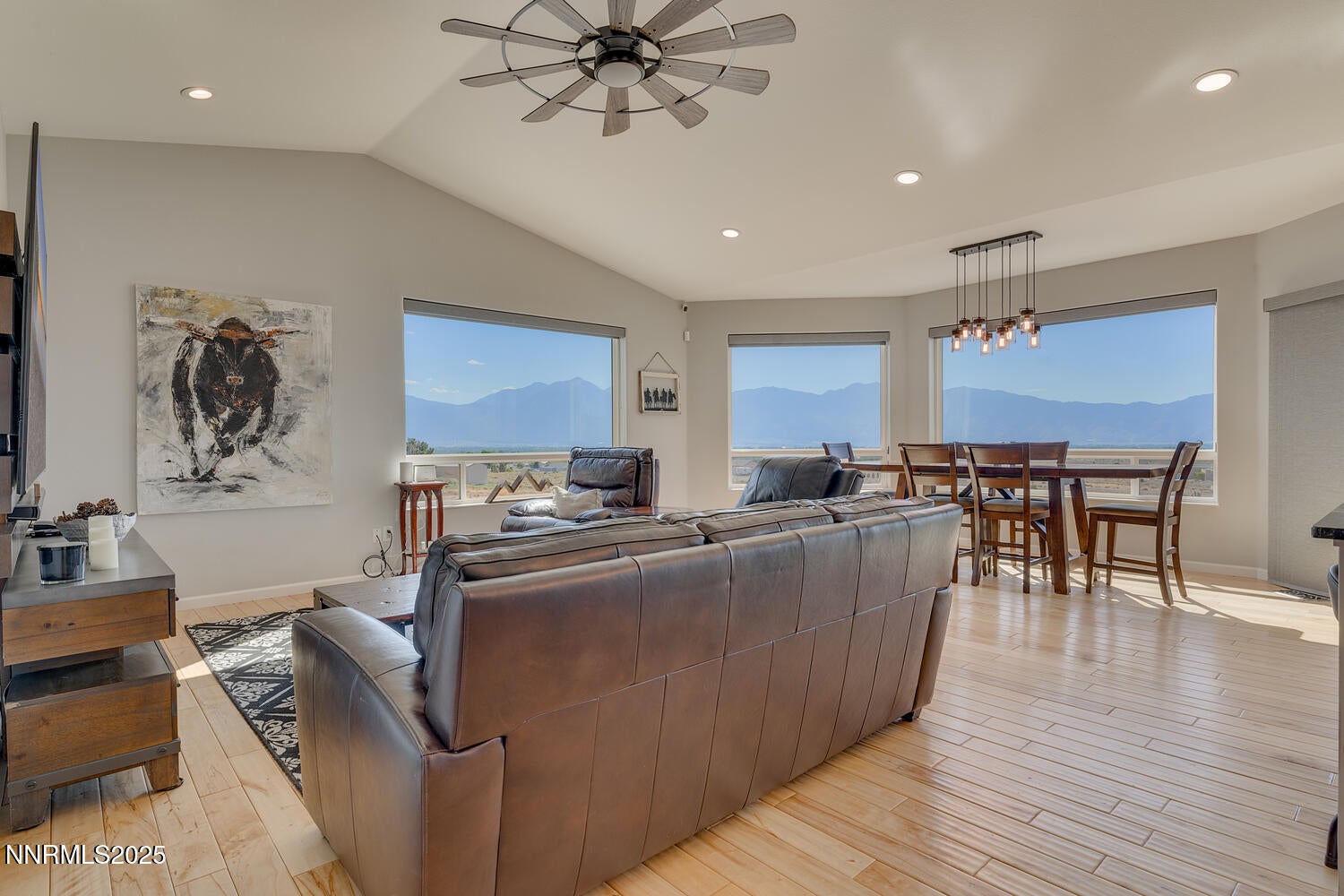 Gardnerville, Nevada, 89410, United States, 4 Bedrooms Bedrooms, ,4 BathroomsBathrooms,Residential,Active,1926664