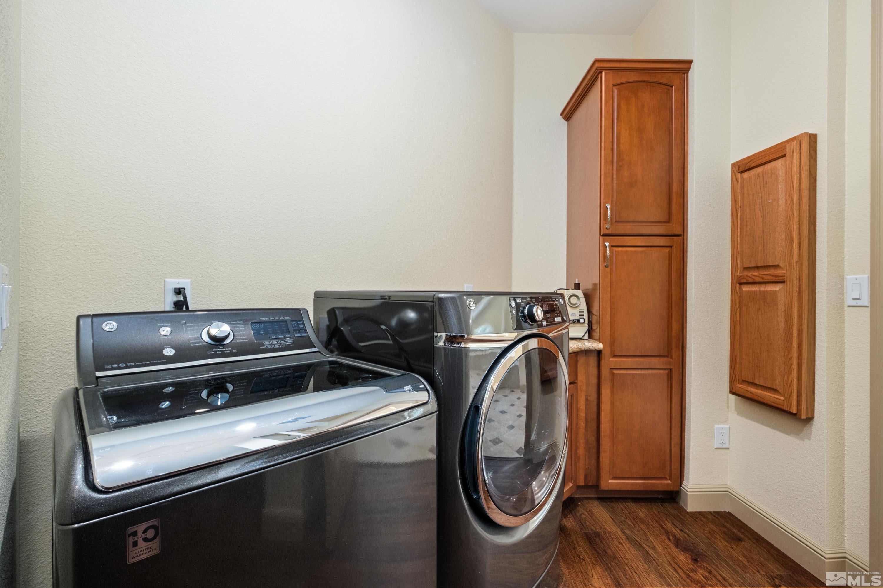 Reno, Nevada, 89704, United States, ,4 BathroomsBathrooms,Residential,Active,1764911