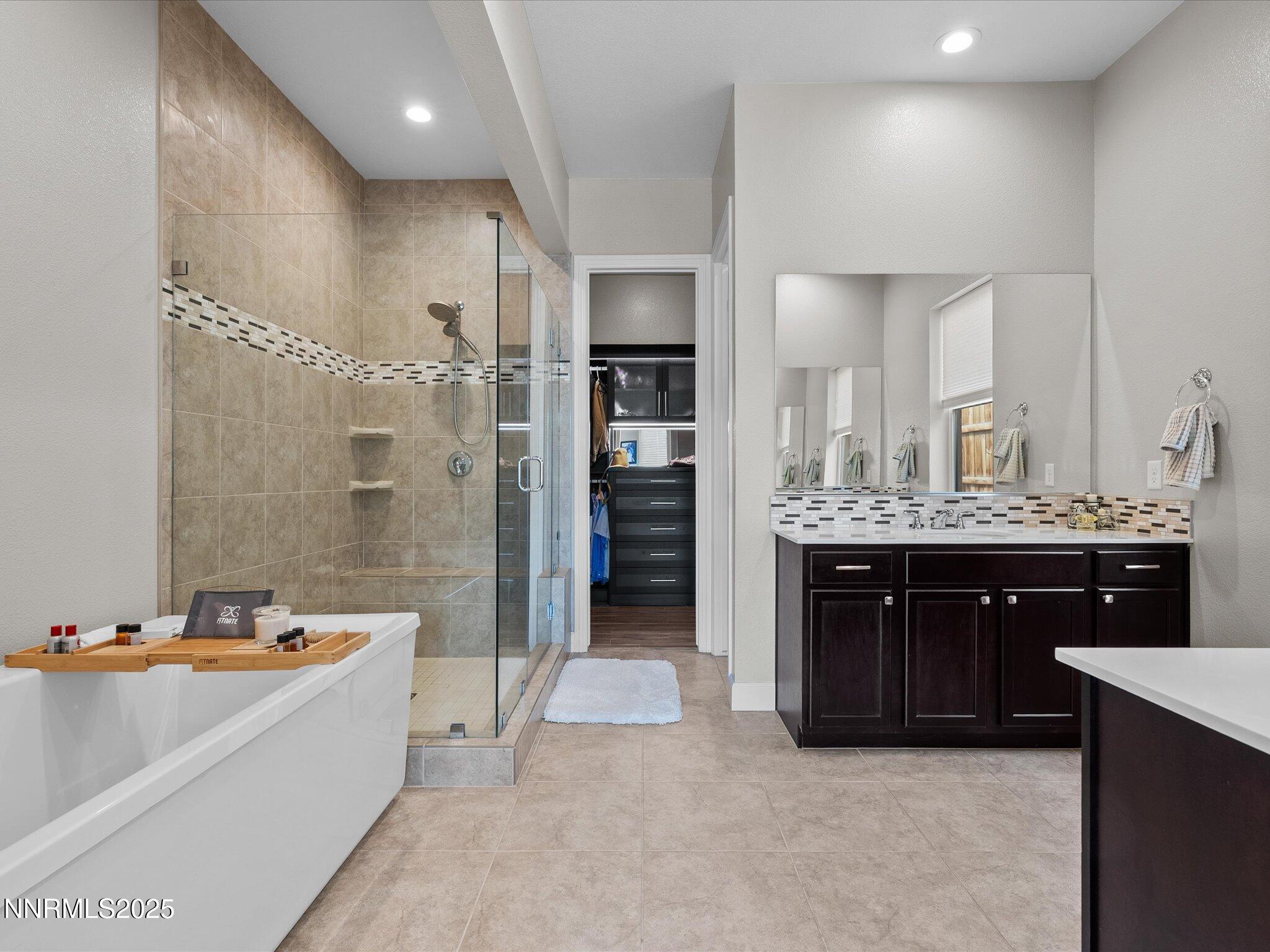 Reno, Nevada, 89521, United States, 3 Bedrooms Bedrooms, ,4 BathroomsBathrooms,Residential,Active,1884971