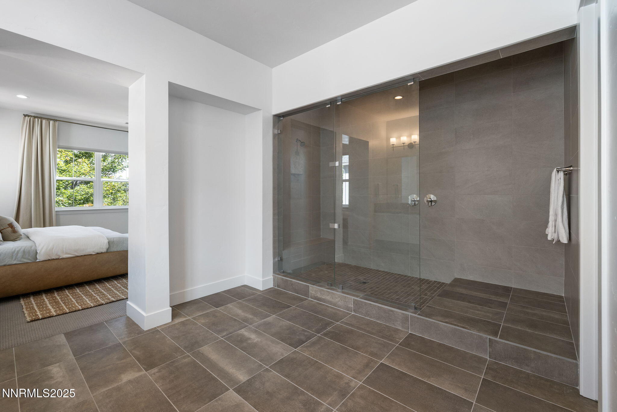 Reno, Nevada, 89511, United States, 5 Bedrooms Bedrooms, ,6 BathroomsBathrooms,Residential,Active,1952287