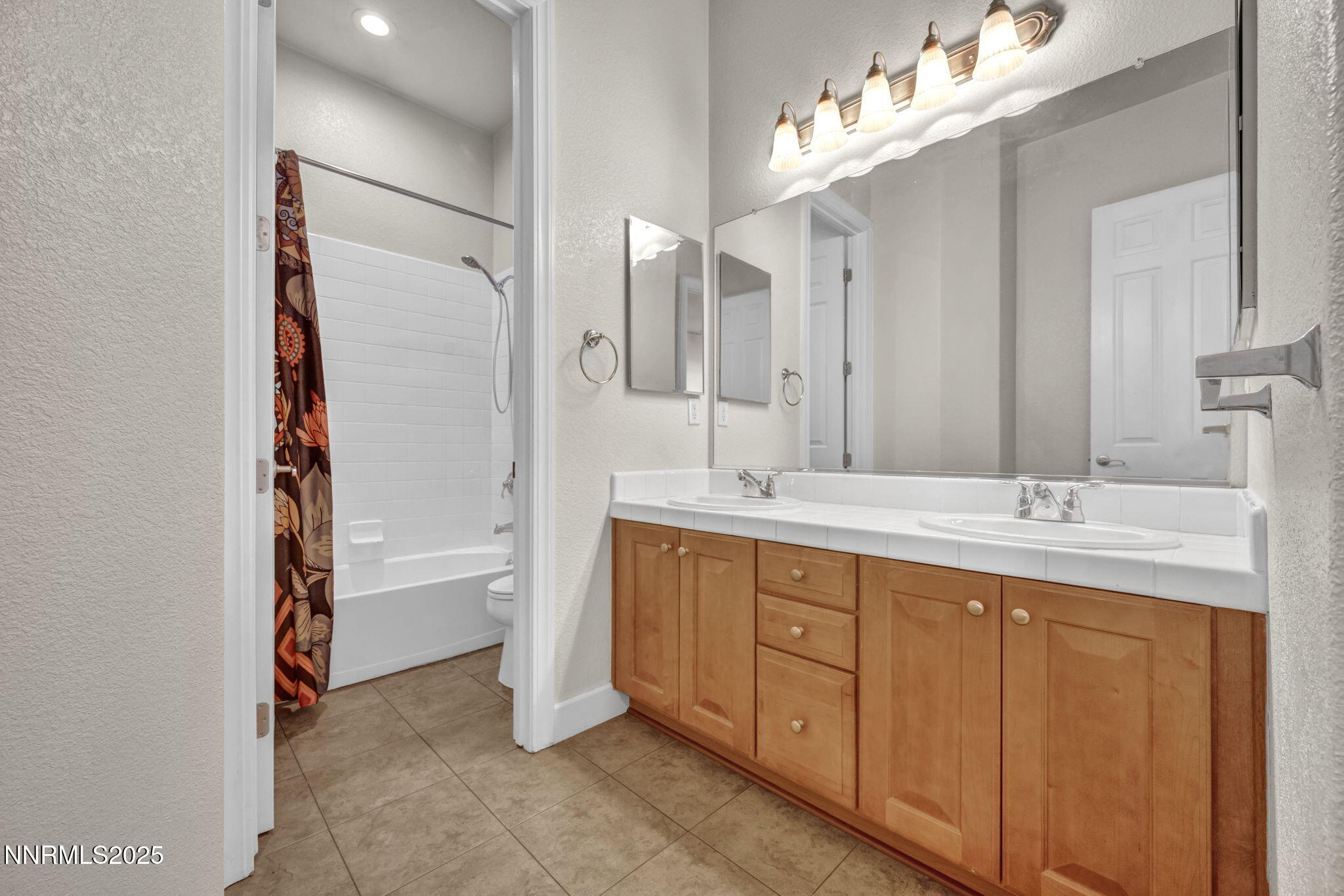 Sparks, Nevada, 89436, United States, 5 Bedrooms Bedrooms, ,3 BathroomsBathrooms,Residential,Active,2007205