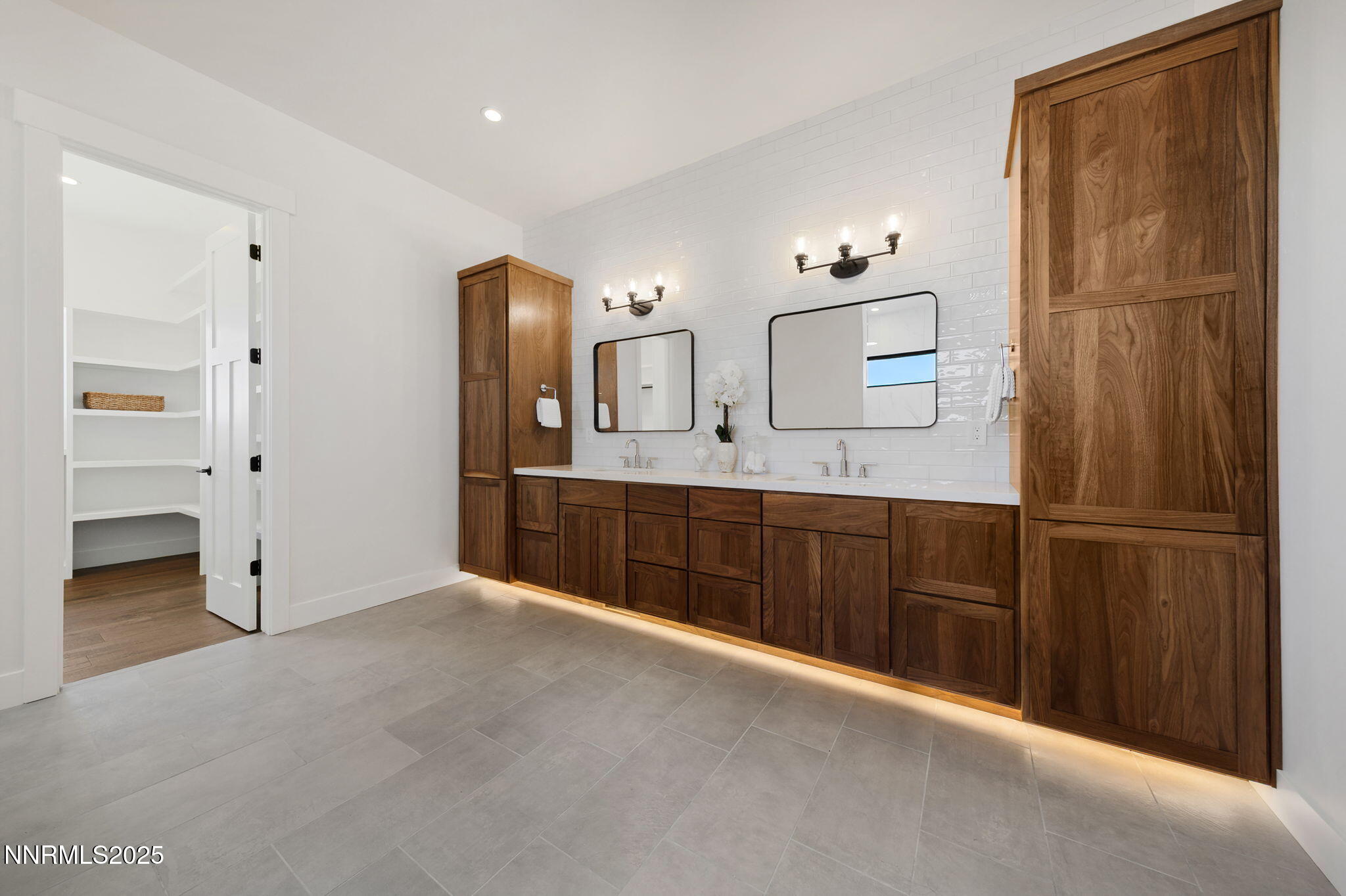 Gardnerville, Nevada, 89410, United States, 4 Bedrooms Bedrooms, ,4 BathroomsBathrooms,Residential,Active,1880001