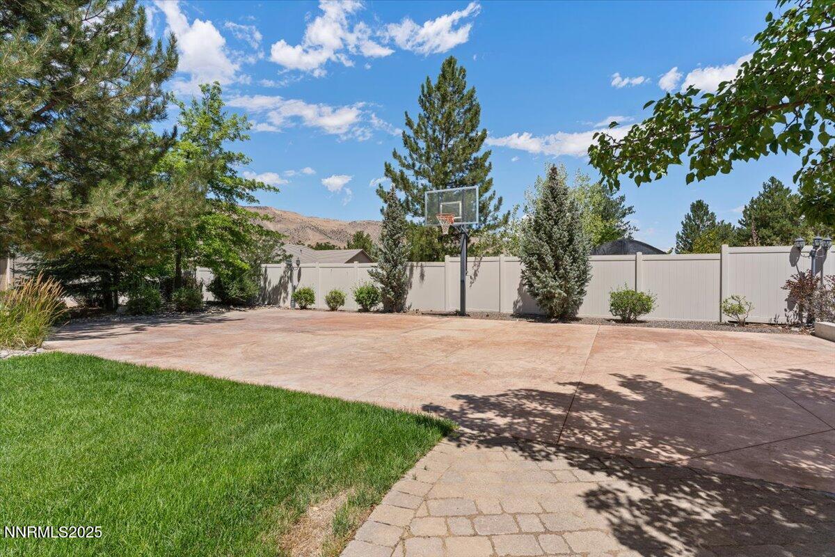 Sparks, Nevada, 89441, United States, 5 Bedrooms Bedrooms, ,4 BathroomsBathrooms,Residential,Active,1904747