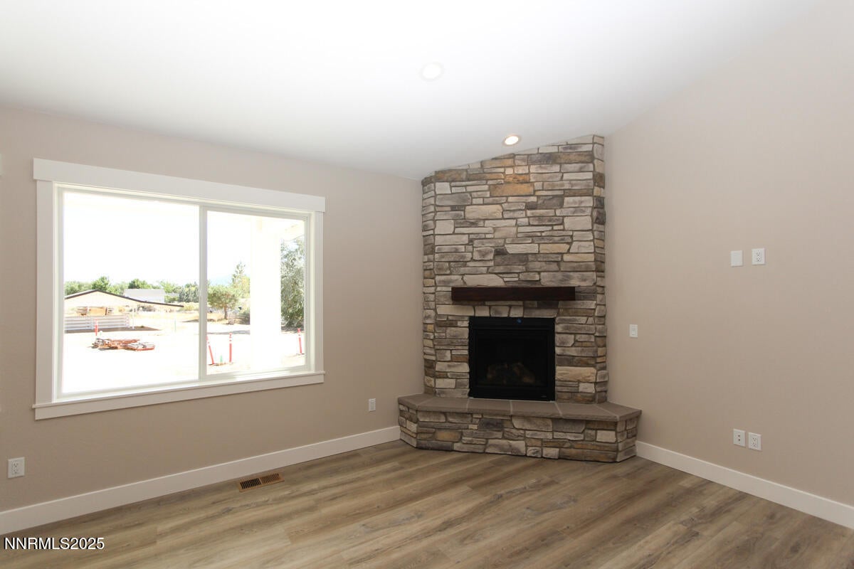 Minden, Nevada, 89423, United States, 4 Bedrooms Bedrooms, ,3 BathroomsBathrooms,Residential,Active,1899929