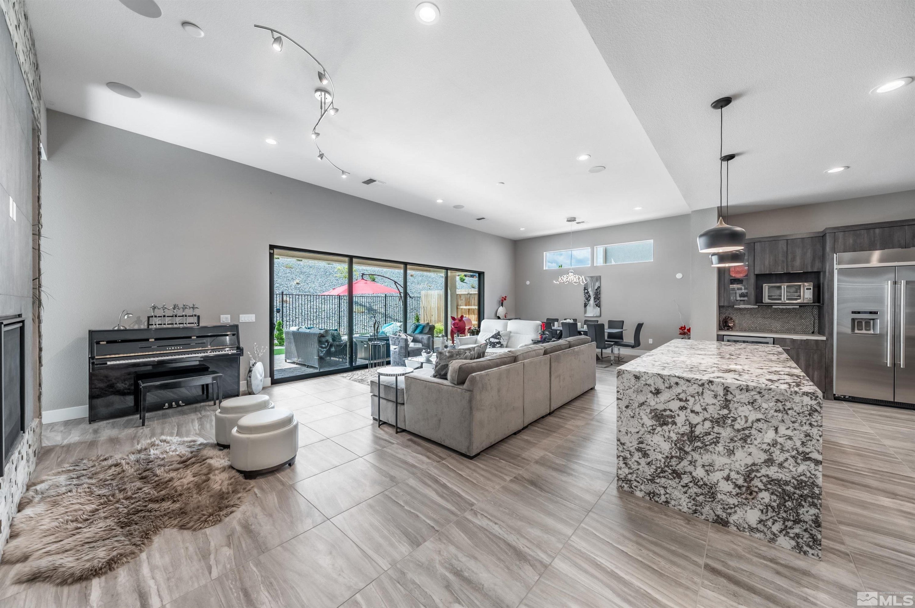 Reno, Nevada, 89521, United States, 4 Bedrooms Bedrooms, ,5 BathroomsBathrooms,Residential,Active,2007132