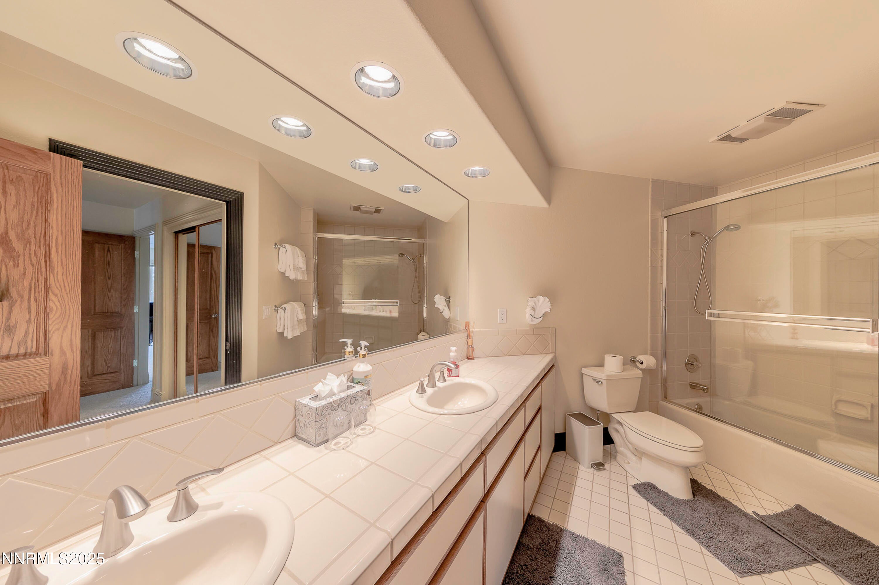 Stateline, Nevada, 89449, United States, 4 Bedrooms Bedrooms, ,5 BathroomsBathrooms,Residential,Active,1824502