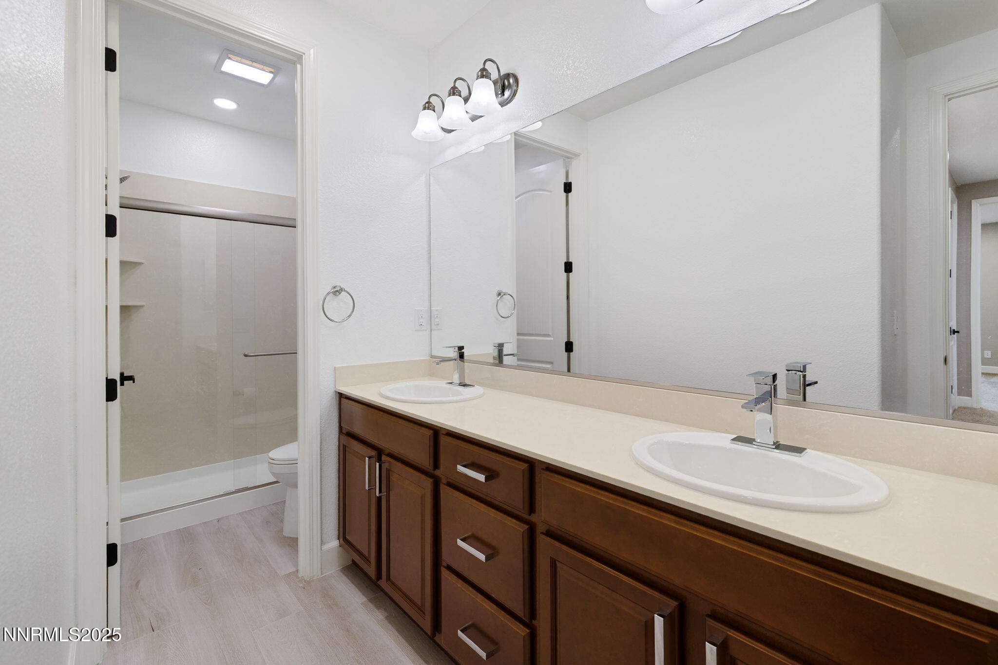 Reno, Nevada, 89512, United States, 5 Bedrooms Bedrooms, ,4 BathroomsBathrooms,Residential,Active,1945309