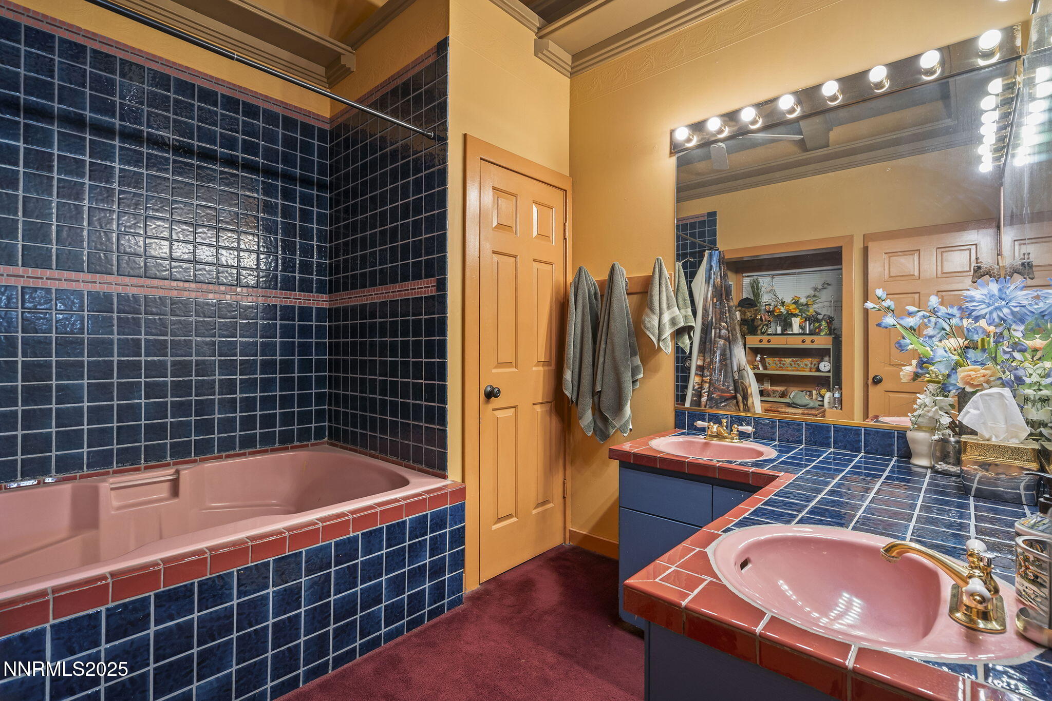 Washoe Valley, Nevada, 89704, United States, 2 Bedrooms Bedrooms, ,3 BathroomsBathrooms,Residential,Active,1905059