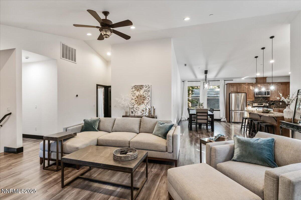 South Lake Tahoe, California, 96150, United States, 4 Bedrooms Bedrooms, ,3 BathroomsBathrooms,Residential,Active,2007137