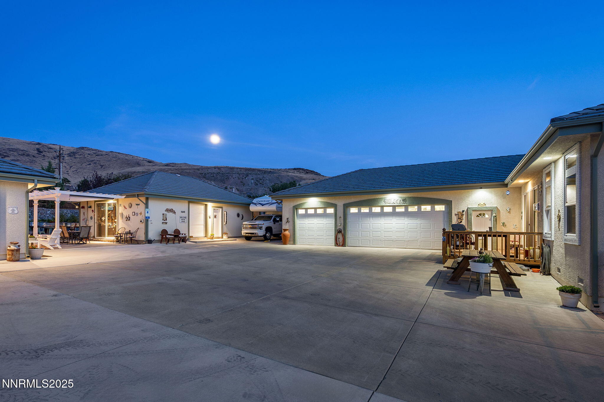 Sparks, Nevada, 89434, United States, 4 Bedrooms Bedrooms, ,4 BathroomsBathrooms,Residential,Active,1936450