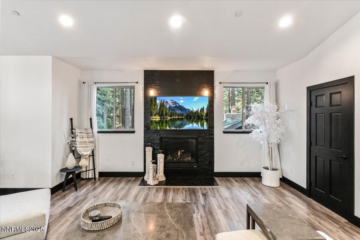 South Lake Tahoe, California, 96150, United States, 4 Bedrooms Bedrooms, ,3 BathroomsBathrooms,Residential,Active,2007137