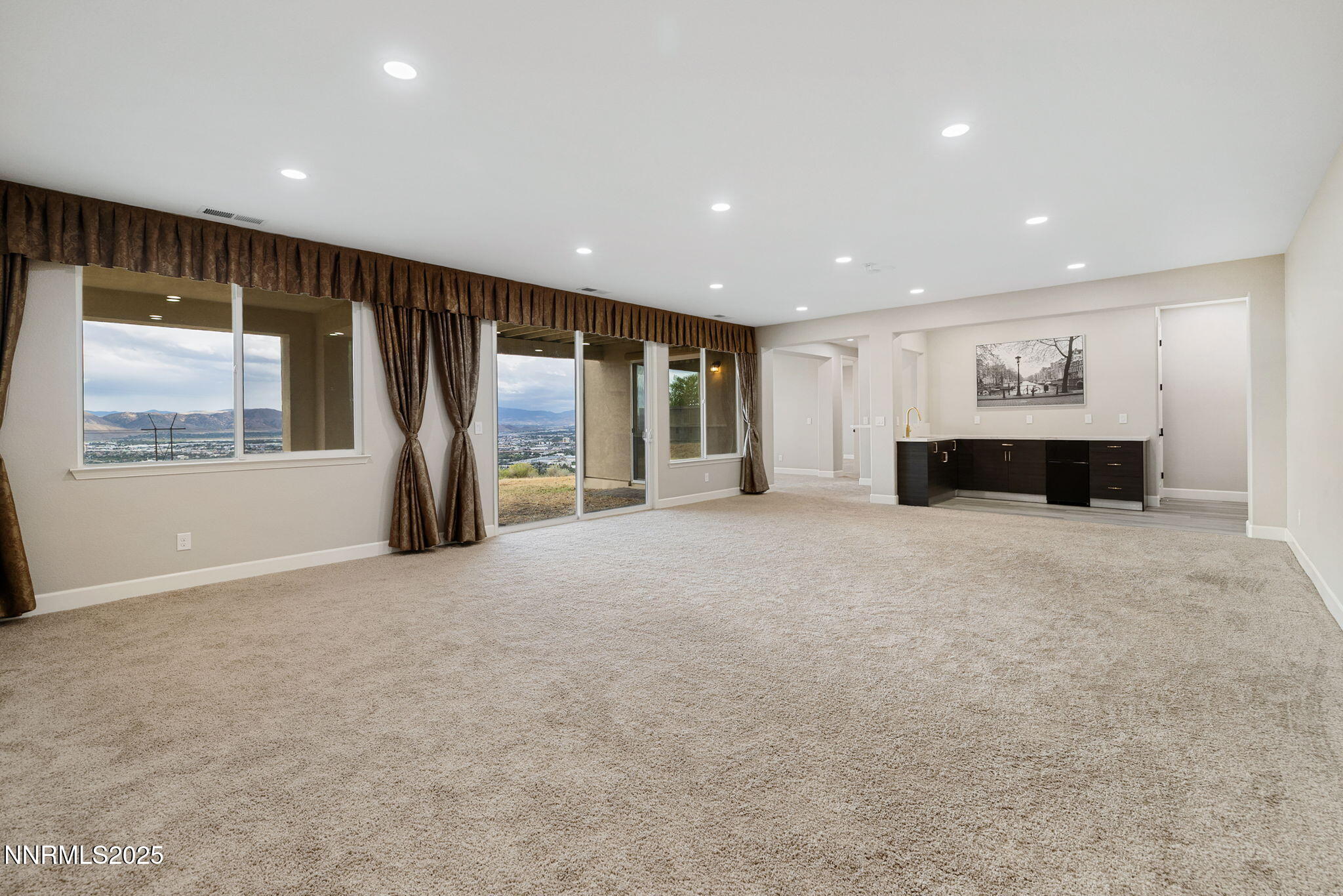 Reno, Nevada, 89512, United States, 5 Bedrooms Bedrooms, ,4 BathroomsBathrooms,Residential,Active,1945309