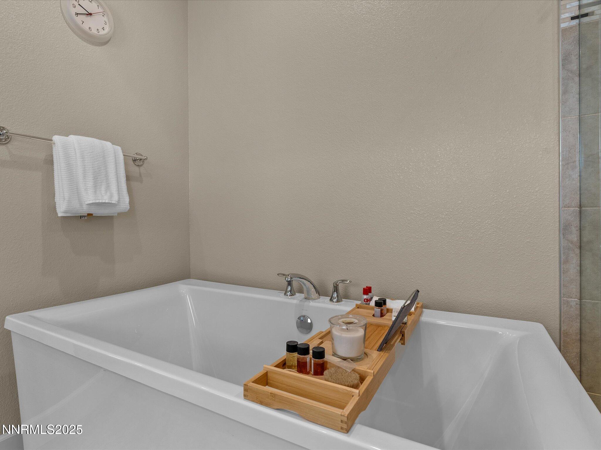 Reno, Nevada, 89521, United States, 3 Bedrooms Bedrooms, ,4 BathroomsBathrooms,Residential,Active,1884971