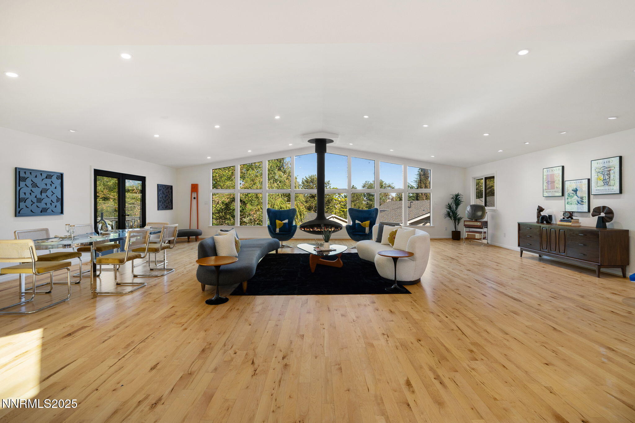 Reno, Nevada, 89519, United States, 4 Bedrooms Bedrooms, ,4 BathroomsBathrooms,Residential,Active,1952499