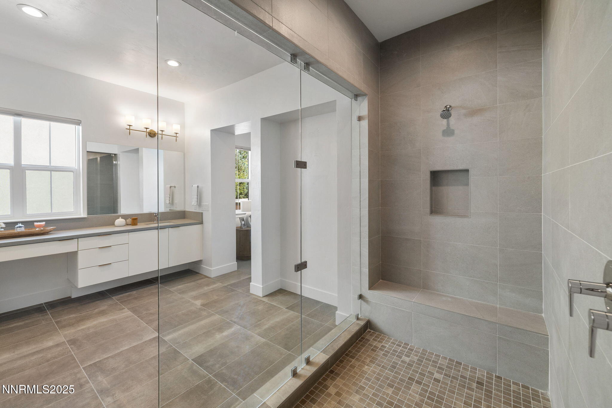 Reno, Nevada, 89511, United States, 5 Bedrooms Bedrooms, ,6 BathroomsBathrooms,Residential,Active,1952287