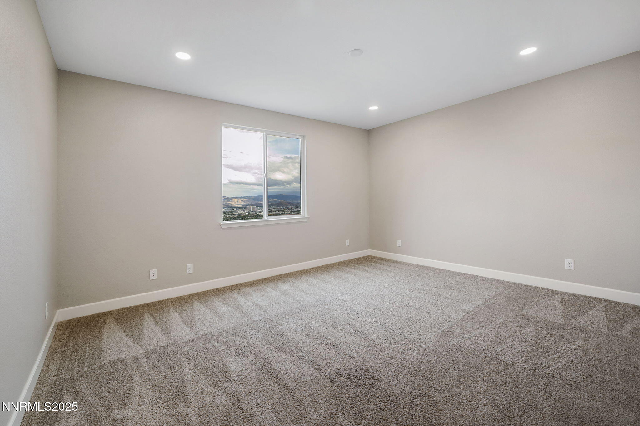 Reno, Nevada, 89512, United States, 5 Bedrooms Bedrooms, ,4 BathroomsBathrooms,Residential,Active,1945309