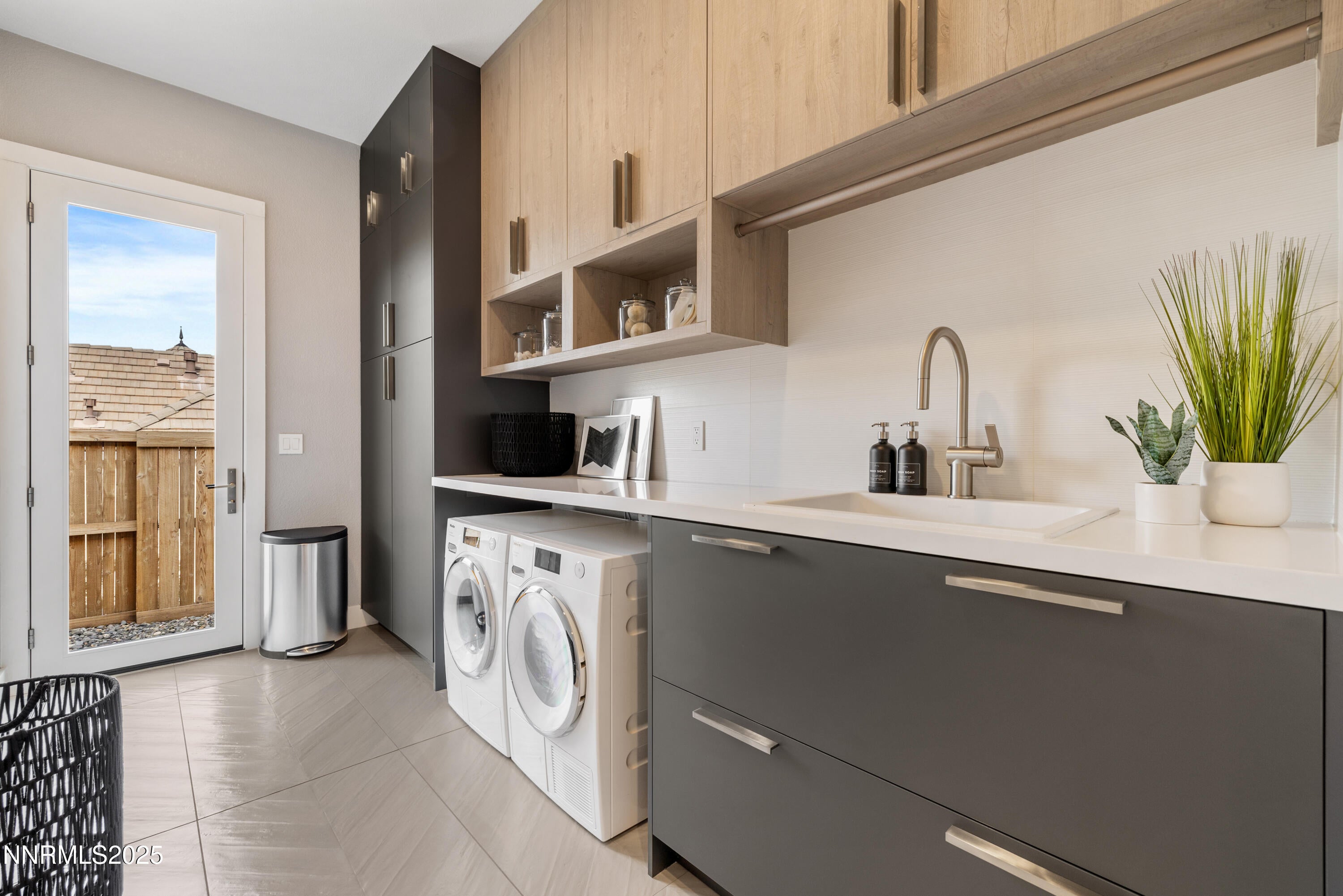 Reno, Nevada, 89511, United States, 5 Bedrooms Bedrooms, ,4 BathroomsBathrooms,Residential,Active,1985857