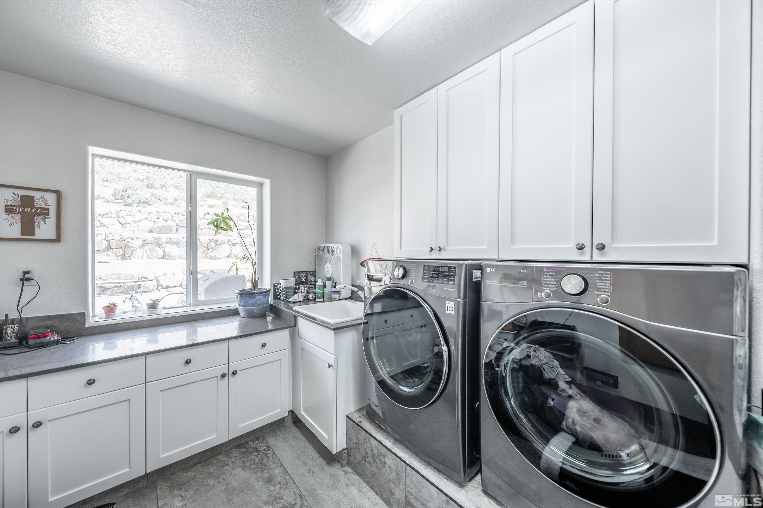 Carson City, Nevada, 89706, United States, 5 Bedrooms Bedrooms, ,5 BathroomsBathrooms,Residential,Active,1810442