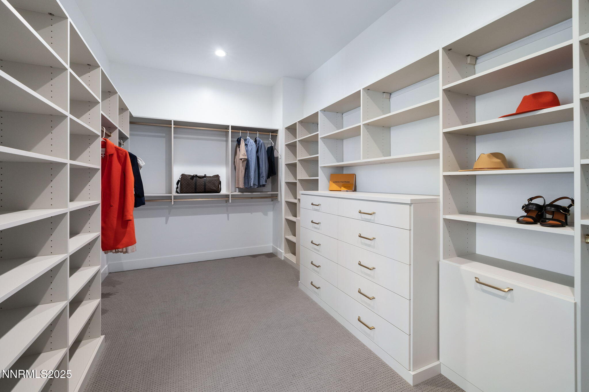 Reno, Nevada, 89511, United States, 5 Bedrooms Bedrooms, ,6 BathroomsBathrooms,Residential,Active,1952287