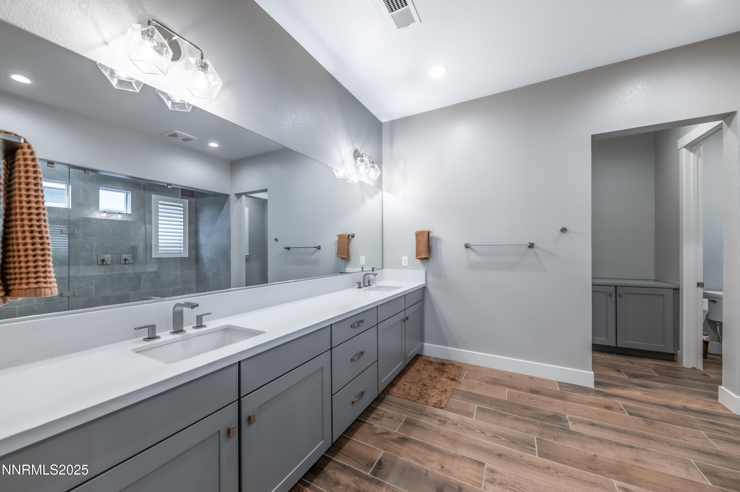 Reno, Nevada, 89511, United States, 5 Bedrooms Bedrooms, ,5 BathroomsBathrooms,Residential,Active,1992288