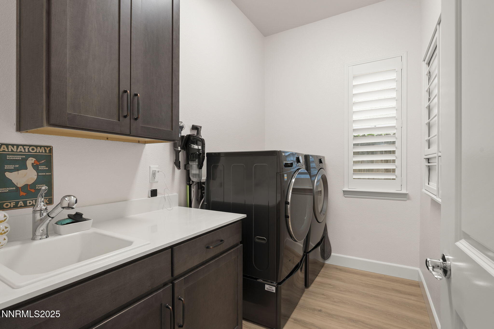 Reno, Nevada, 89521, United States, 4 Bedrooms Bedrooms, ,5 BathroomsBathrooms,Residential,Active,1902936