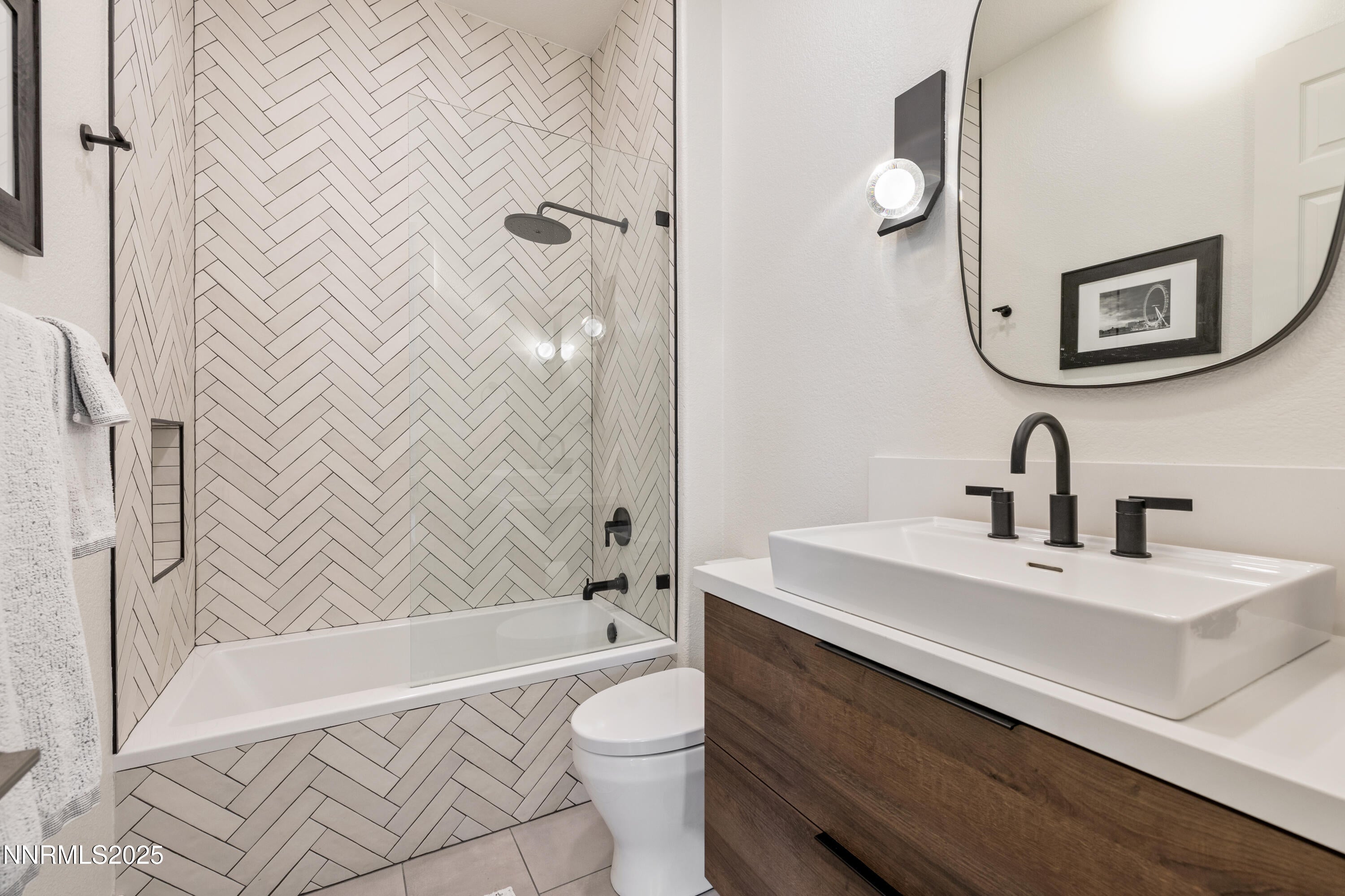 Reno, Nevada, 89511, United States, 5 Bedrooms Bedrooms, ,4 BathroomsBathrooms,Residential,Active,1985857