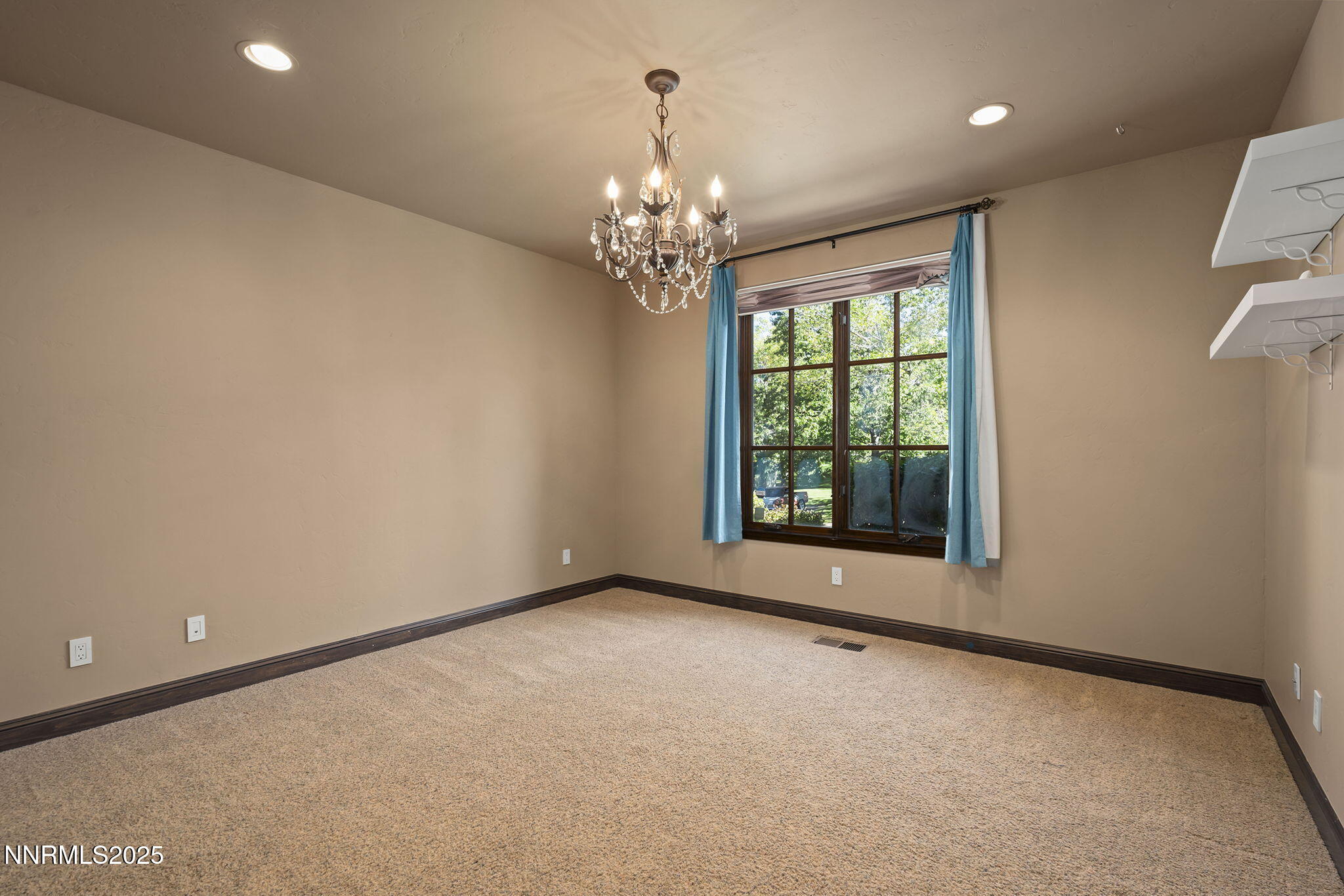 Reno, Nevada, 89519, United States, 5 Bedrooms Bedrooms, ,7 BathroomsBathrooms,Residential,Active,1963427