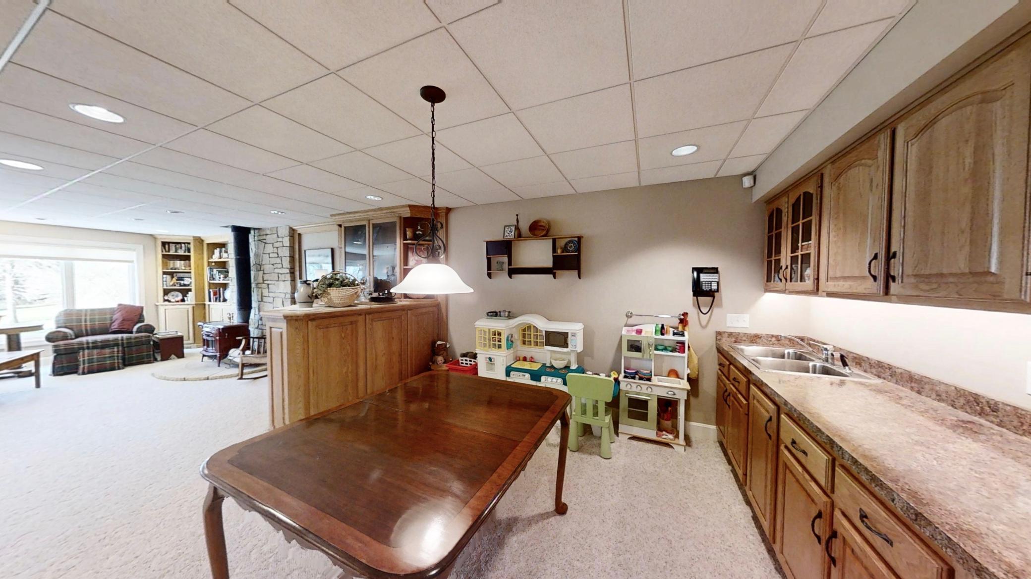 Northfield, Minnesota, 55057, United States, 3 Bedrooms Bedrooms, ,3 BathroomsBathrooms,Residential,Active,1920261