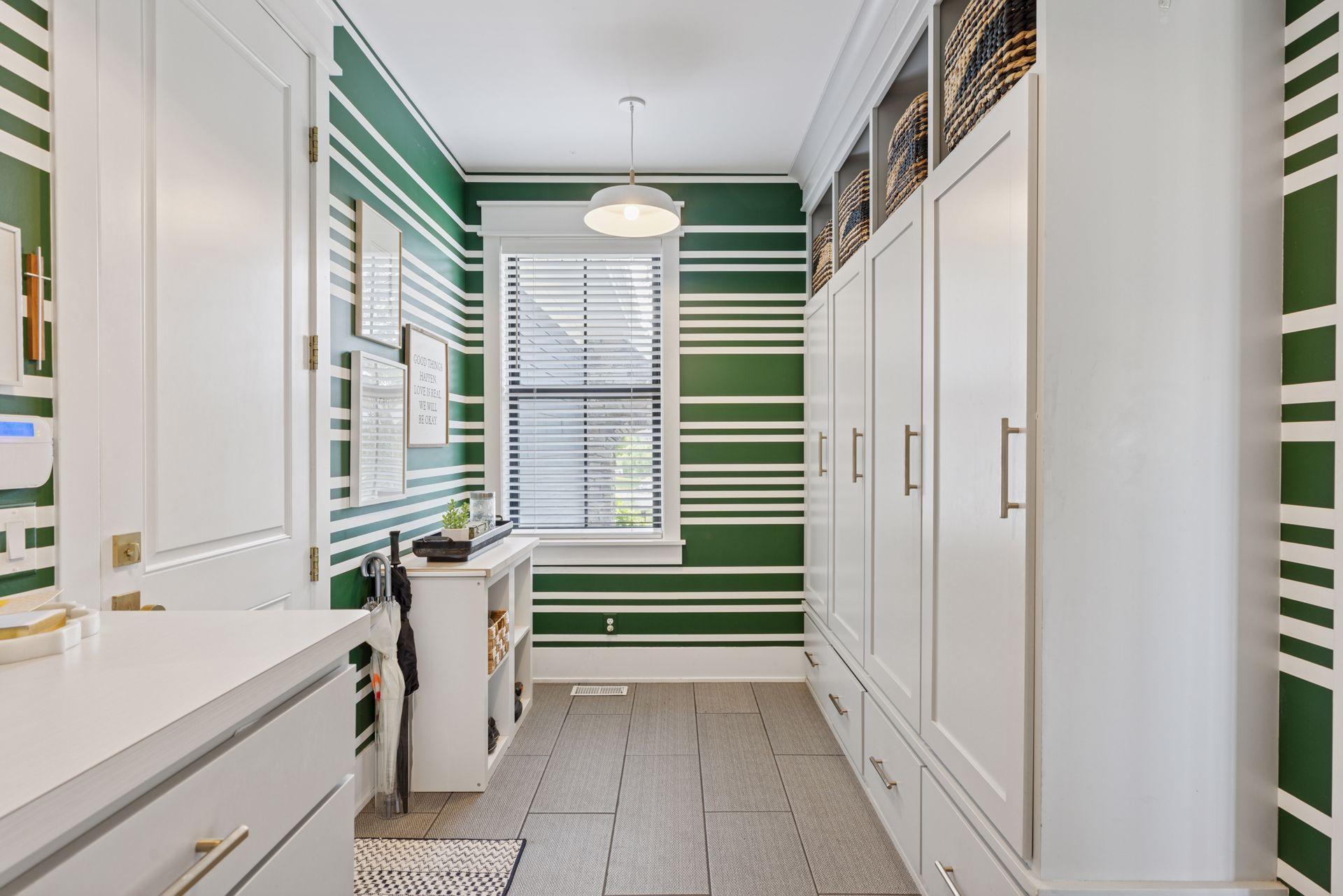 Woodbury, Minnesota, 55129, United States, 6 Bedrooms Bedrooms, ,6 BathroomsBathrooms,Residential,Active,1871286