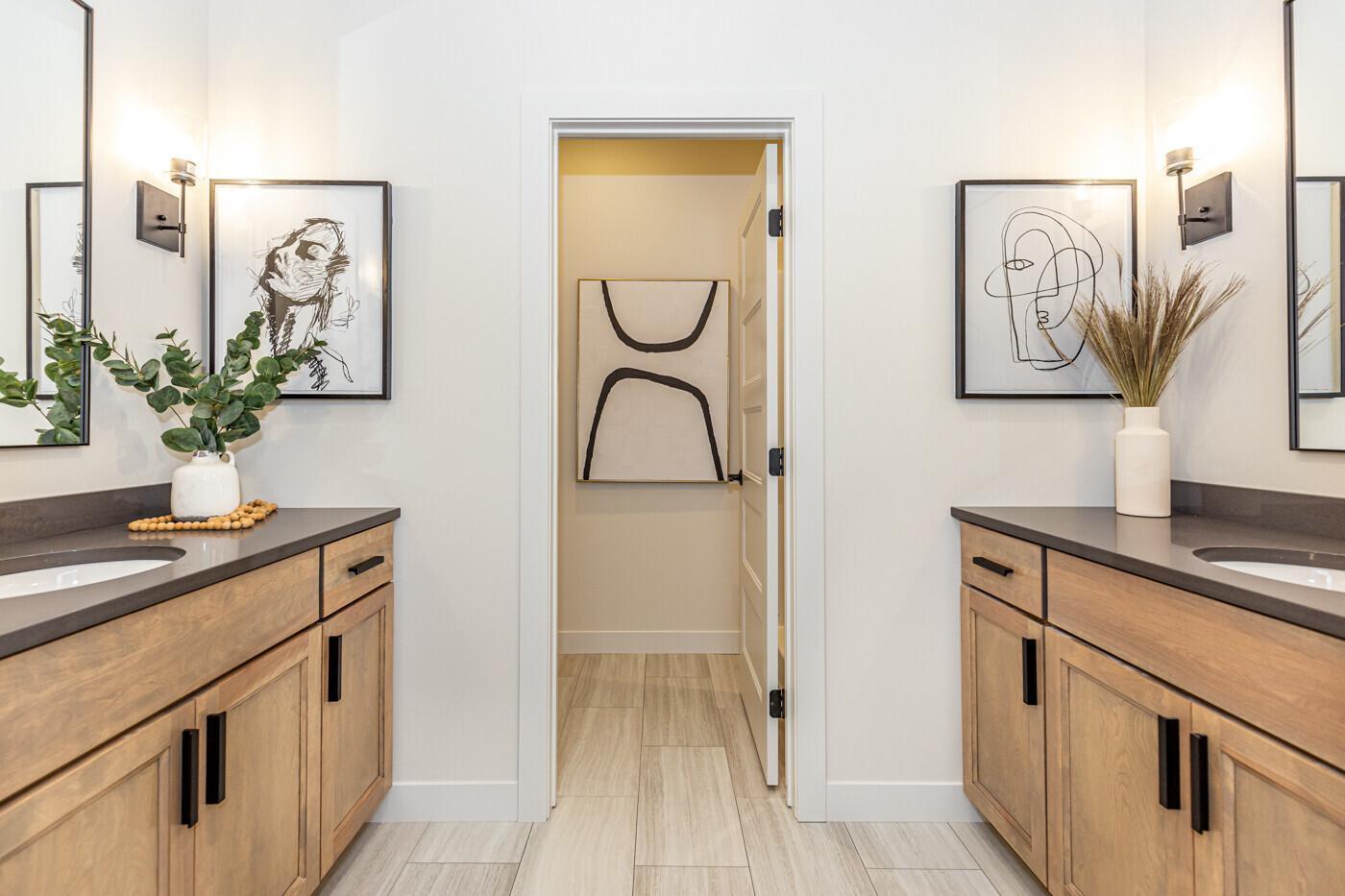 Fargo, North Dakota, 58104, United States, 6 Bedrooms Bedrooms, ,5 BathroomsBathrooms,Residential,Active,2010195