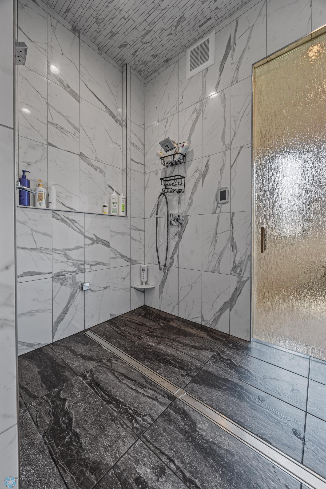 Fargo, North Dakota, 58104, United States, 5 Bedrooms Bedrooms, ,7 BathroomsBathrooms,Residential,Active,1941361