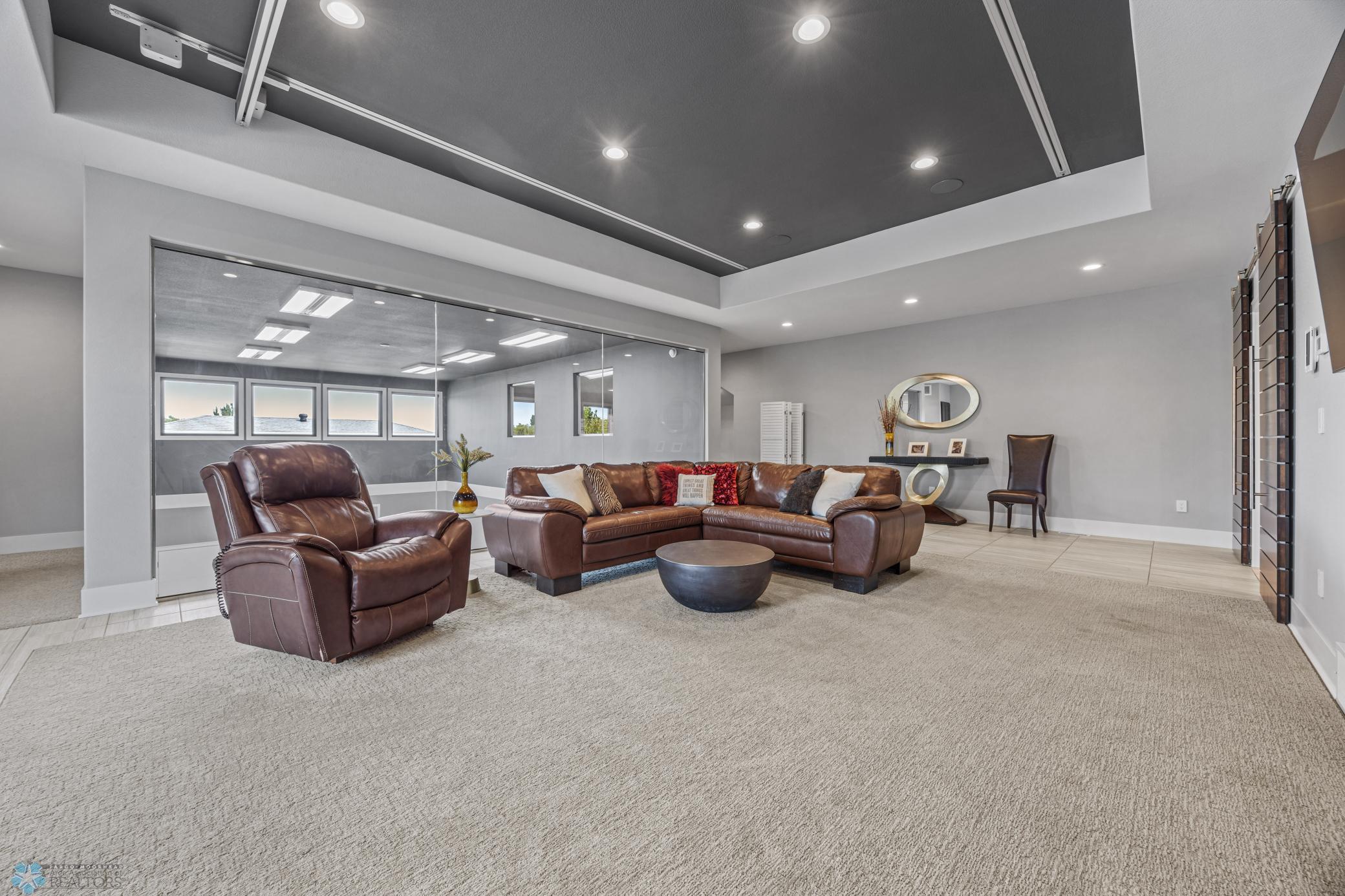 Fargo, North Dakota, 58104, United States, 5 Bedrooms Bedrooms, ,7 BathroomsBathrooms,Residential,Active,1941361