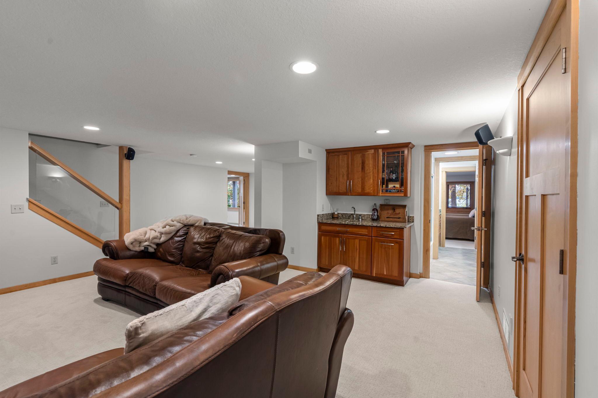 Arden Hills, Minnesota, 55112, United States, 4 Bedrooms Bedrooms, ,3 BathroomsBathrooms,Residential,Active,1973290