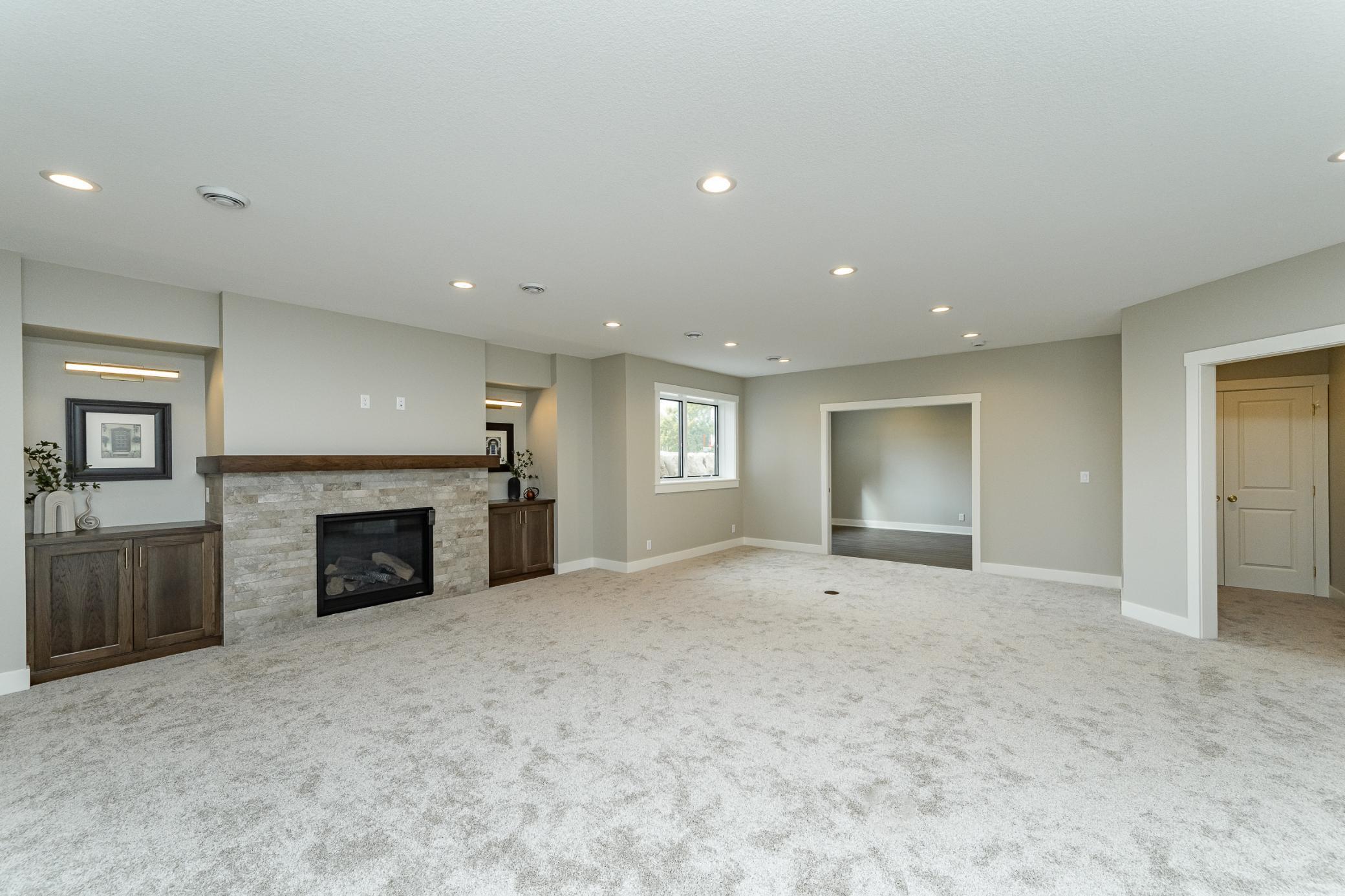 Rochester, Minnesota, 55902, United States, 6 Bedrooms Bedrooms, ,5 BathroomsBathrooms,Residential,Active,1936101