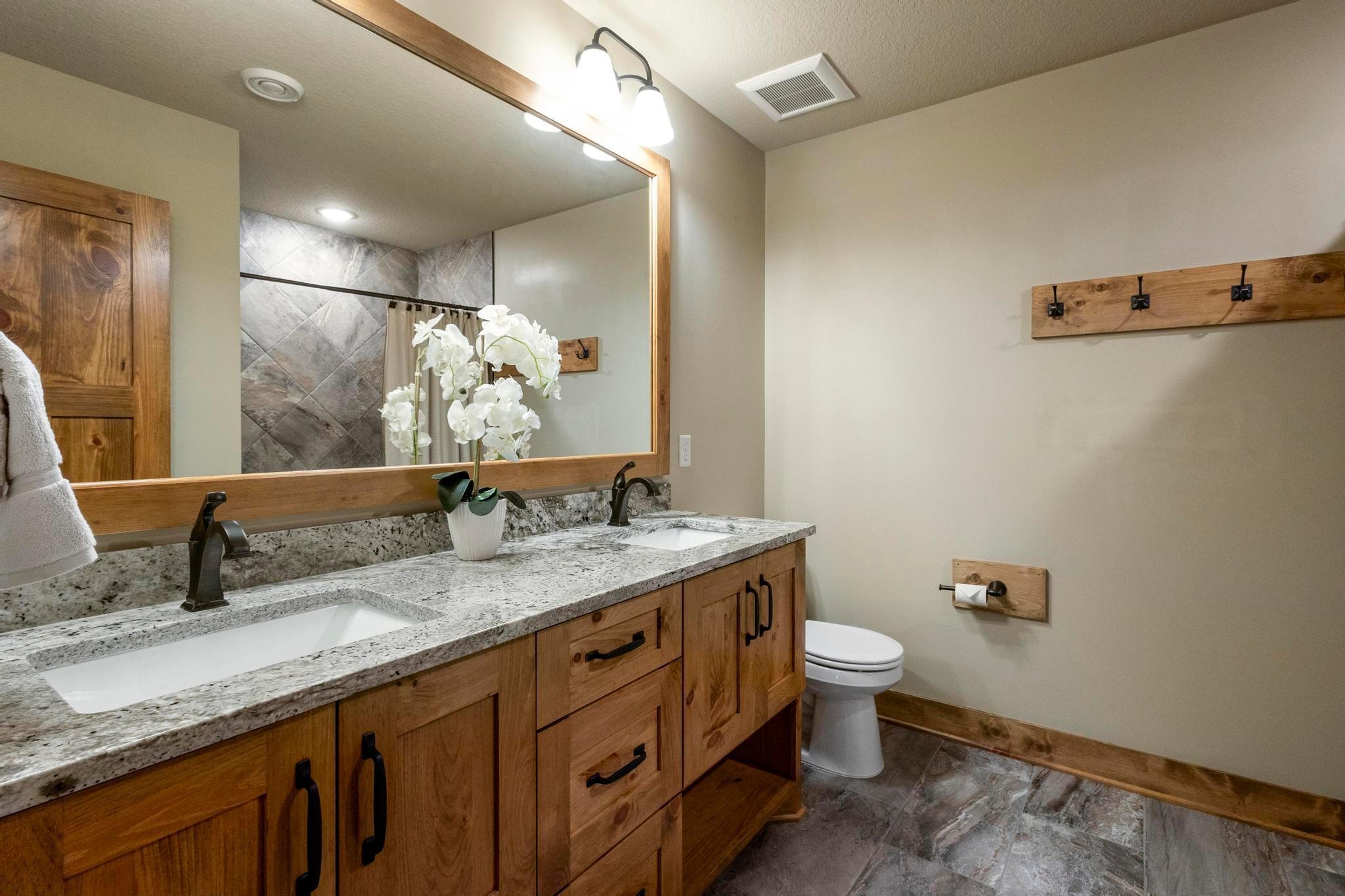 Excelsior, Minnesota, 55331, United States, 4 Bedrooms Bedrooms, ,4 BathroomsBathrooms,Residential,Active,1959542