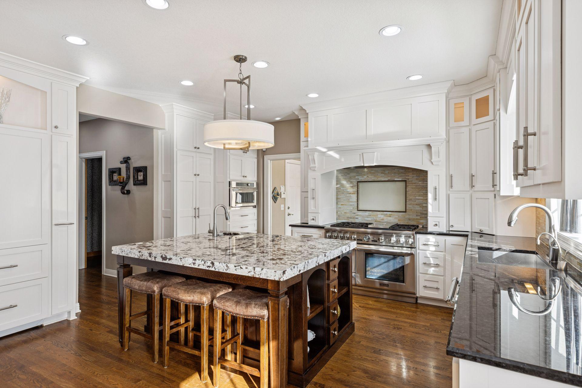 West Saint Paul, Minnesota, 55118, United States, 5 Bedrooms Bedrooms, ,5 BathroomsBathrooms,Residential,Active,2013431