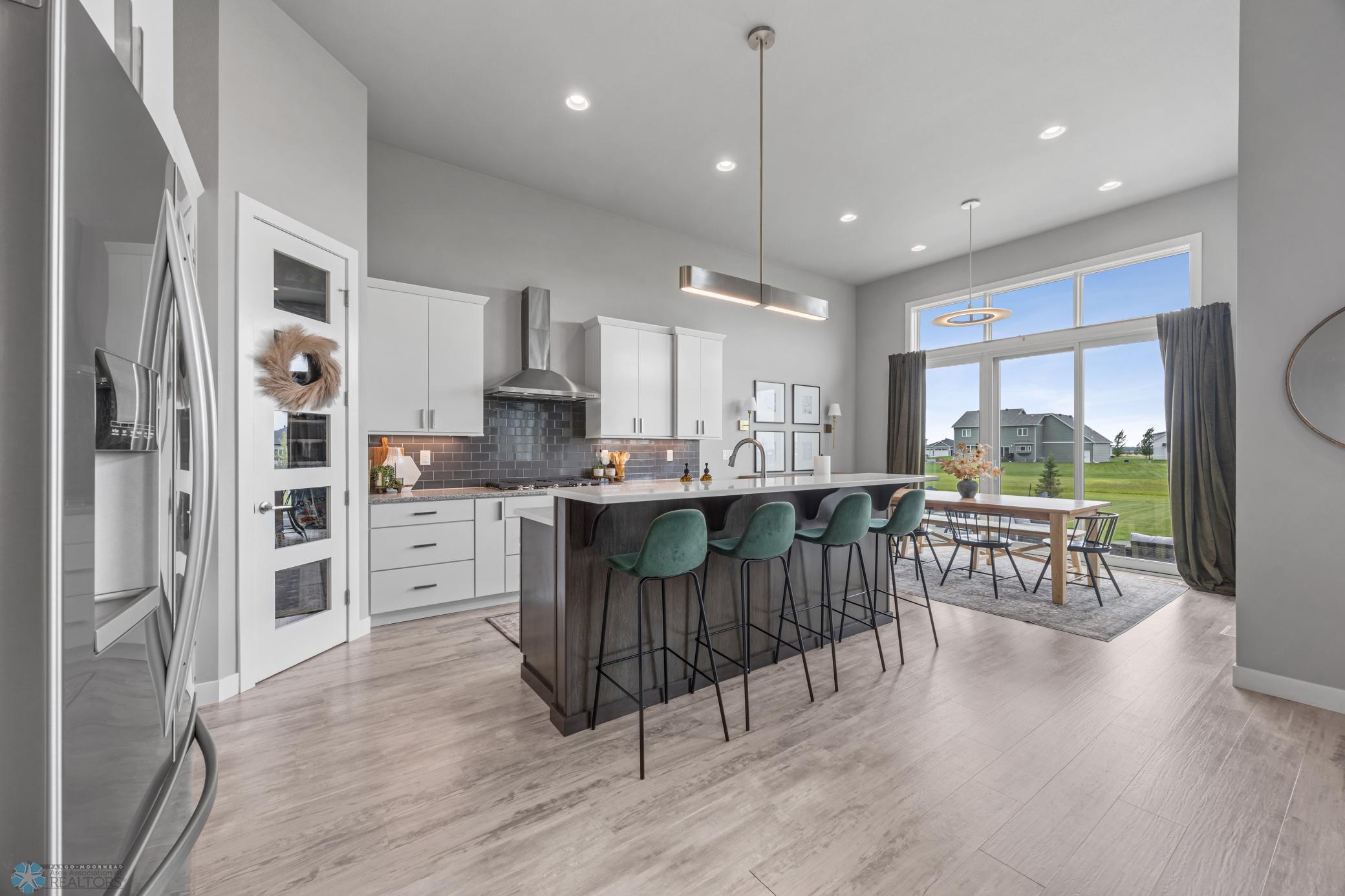 Oxbow, North Dakota, 58047, United States, 5 Bedrooms Bedrooms, ,3 BathroomsBathrooms,Residential,Active,1926894