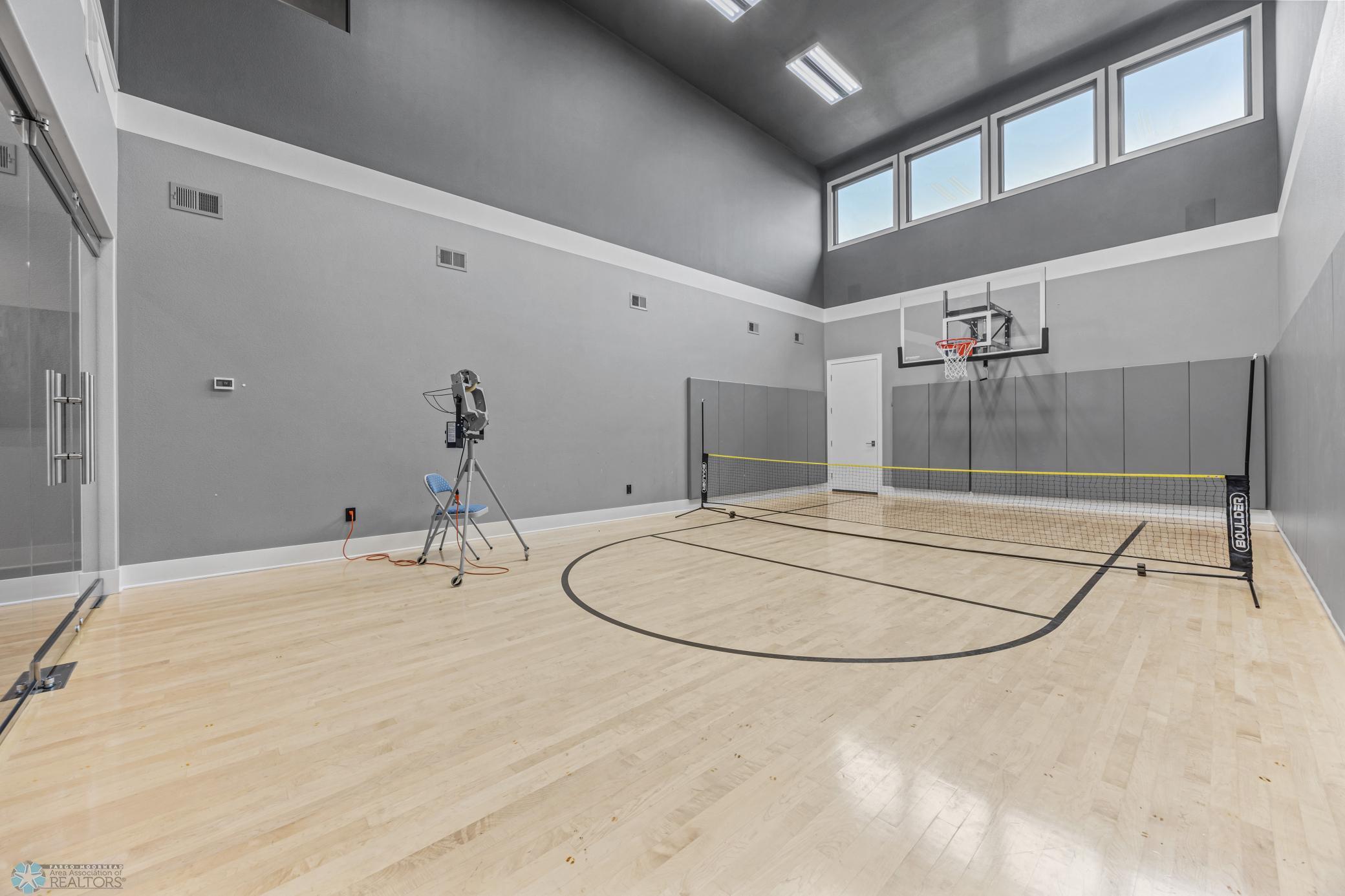 Fargo, North Dakota, 58104, United States, 5 Bedrooms Bedrooms, ,7 BathroomsBathrooms,Residential,Active,1941361