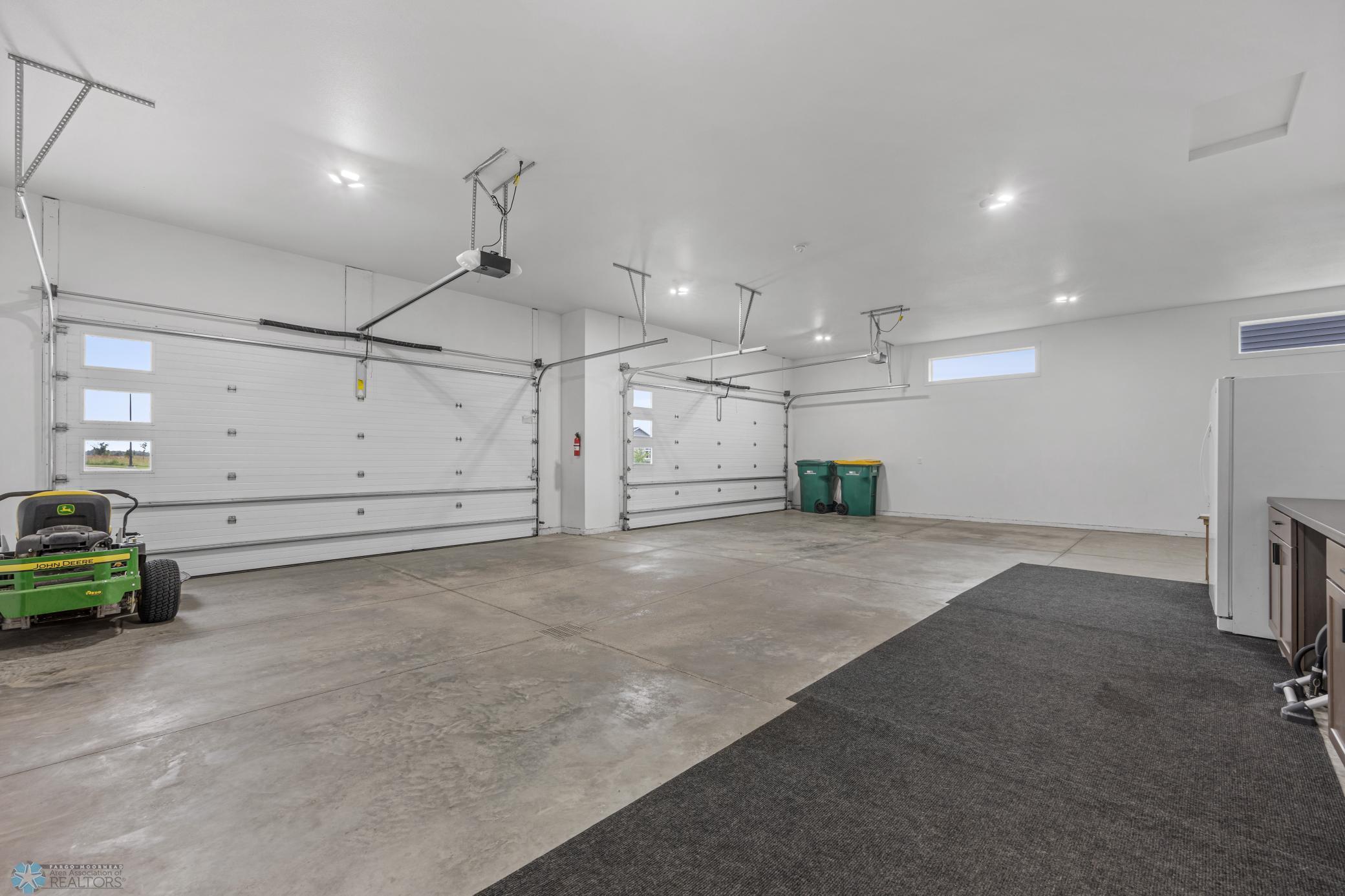 Oxbow, North Dakota, 58047, United States, 5 Bedrooms Bedrooms, ,3 BathroomsBathrooms,Residential,Active,1926894