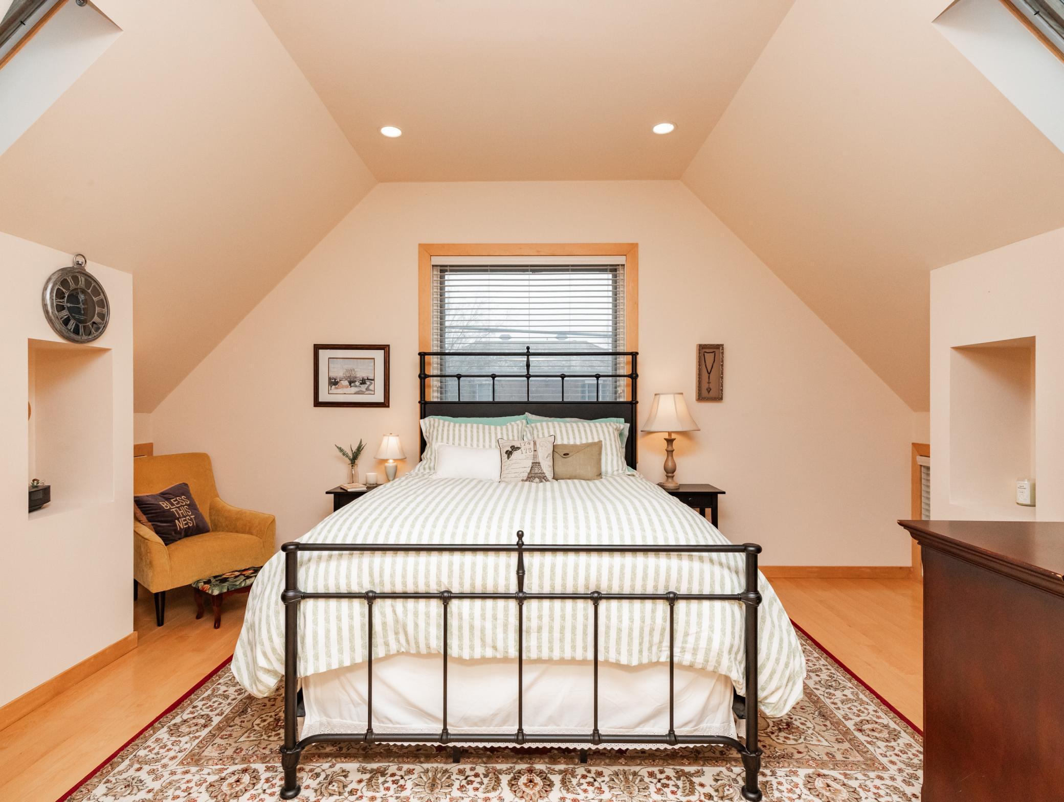 Saint Paul, Minnesota, 55105, United States, 6 Bedrooms Bedrooms, ,5 BathroomsBathrooms,Residential,Pending,2011867