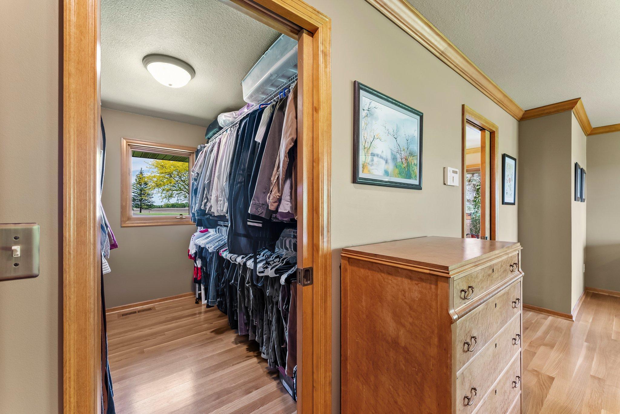 Northfield, Minnesota, 55057, United States, ,3 BathroomsBathrooms,Residential,Active,1843421