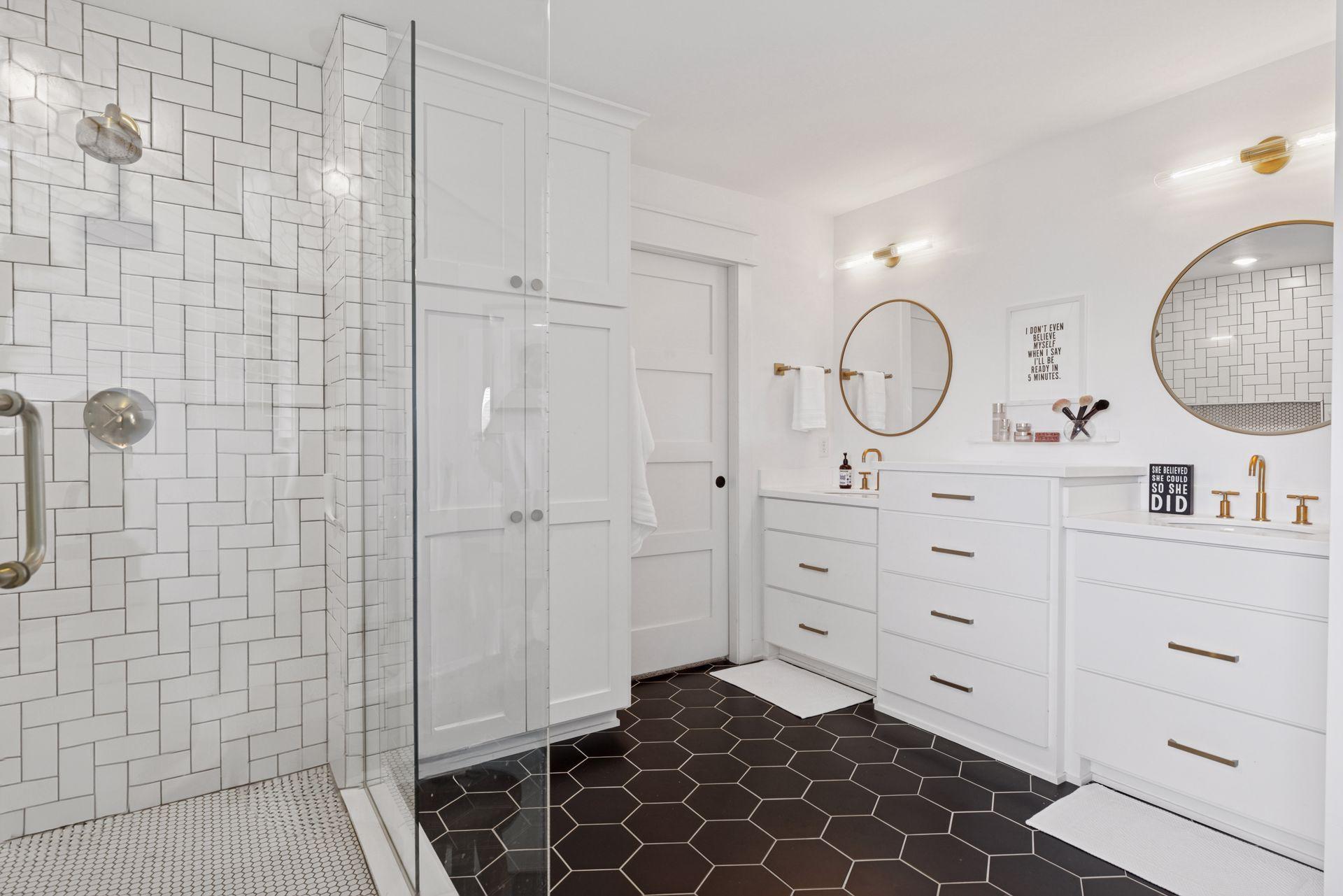 Woodbury, Minnesota, 55129, United States, 6 Bedrooms Bedrooms, ,6 BathroomsBathrooms,Residential,Active,1871286