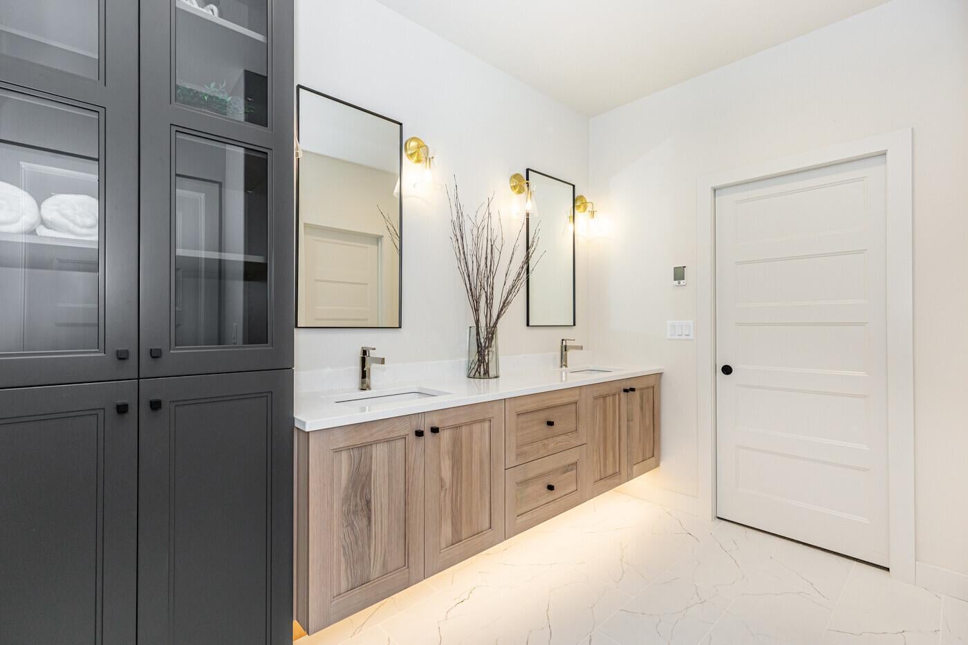 Fargo, North Dakota, 58104, United States, 6 Bedrooms Bedrooms, ,5 BathroomsBathrooms,Residential,Active,2010195