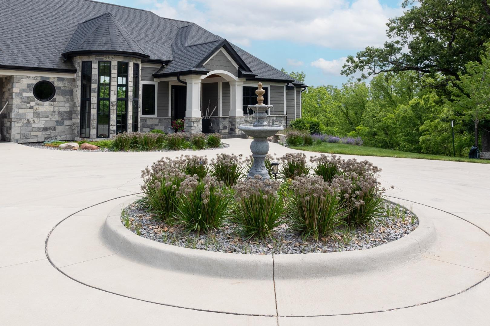 Rochester, Minnesota, 55902, United States, 4 Bedrooms Bedrooms, ,4 BathroomsBathrooms,Residential,Active,1853329