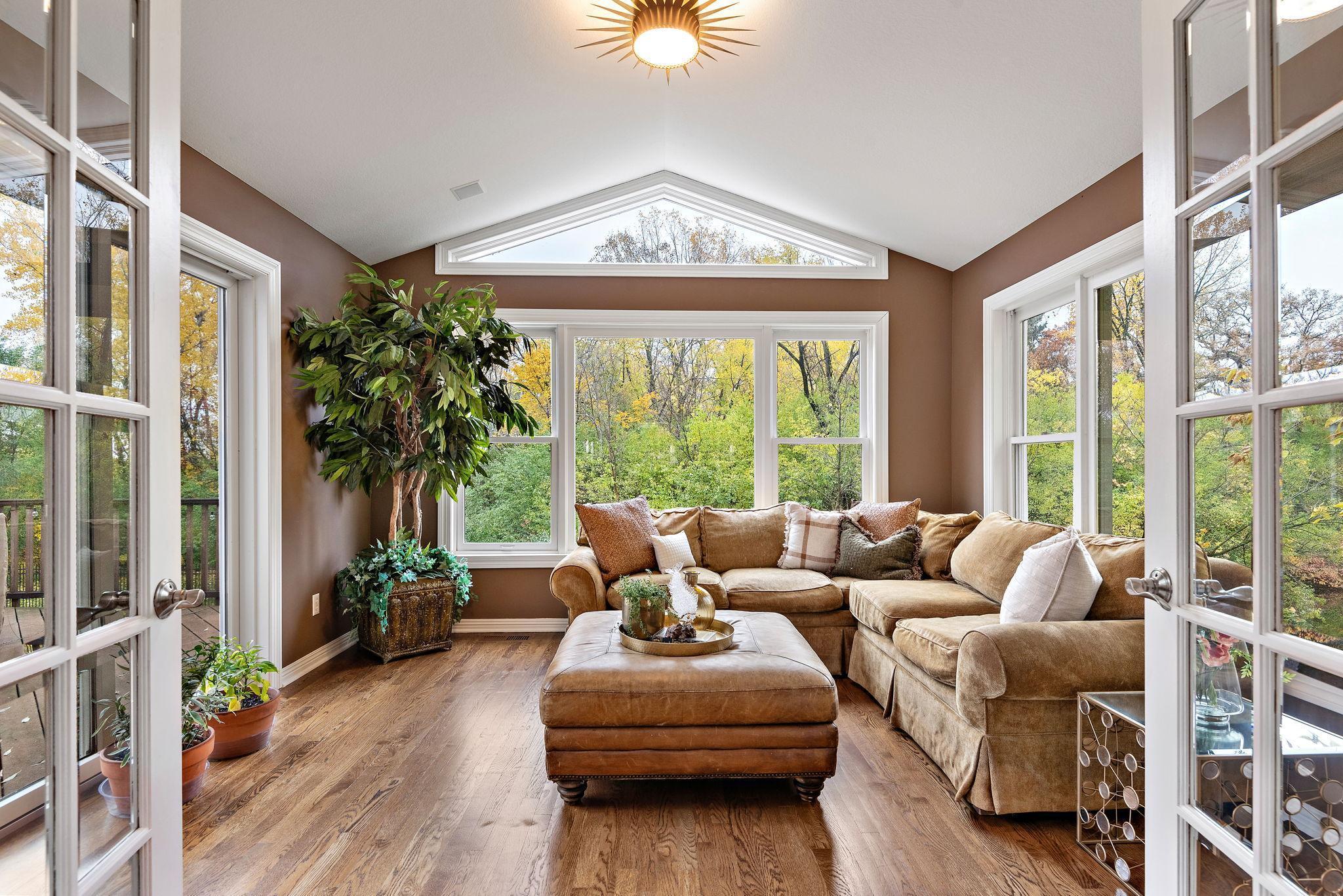 West Saint Paul, Minnesota, 55118, United States, 5 Bedrooms Bedrooms, ,5 BathroomsBathrooms,Residential,Active,1904170