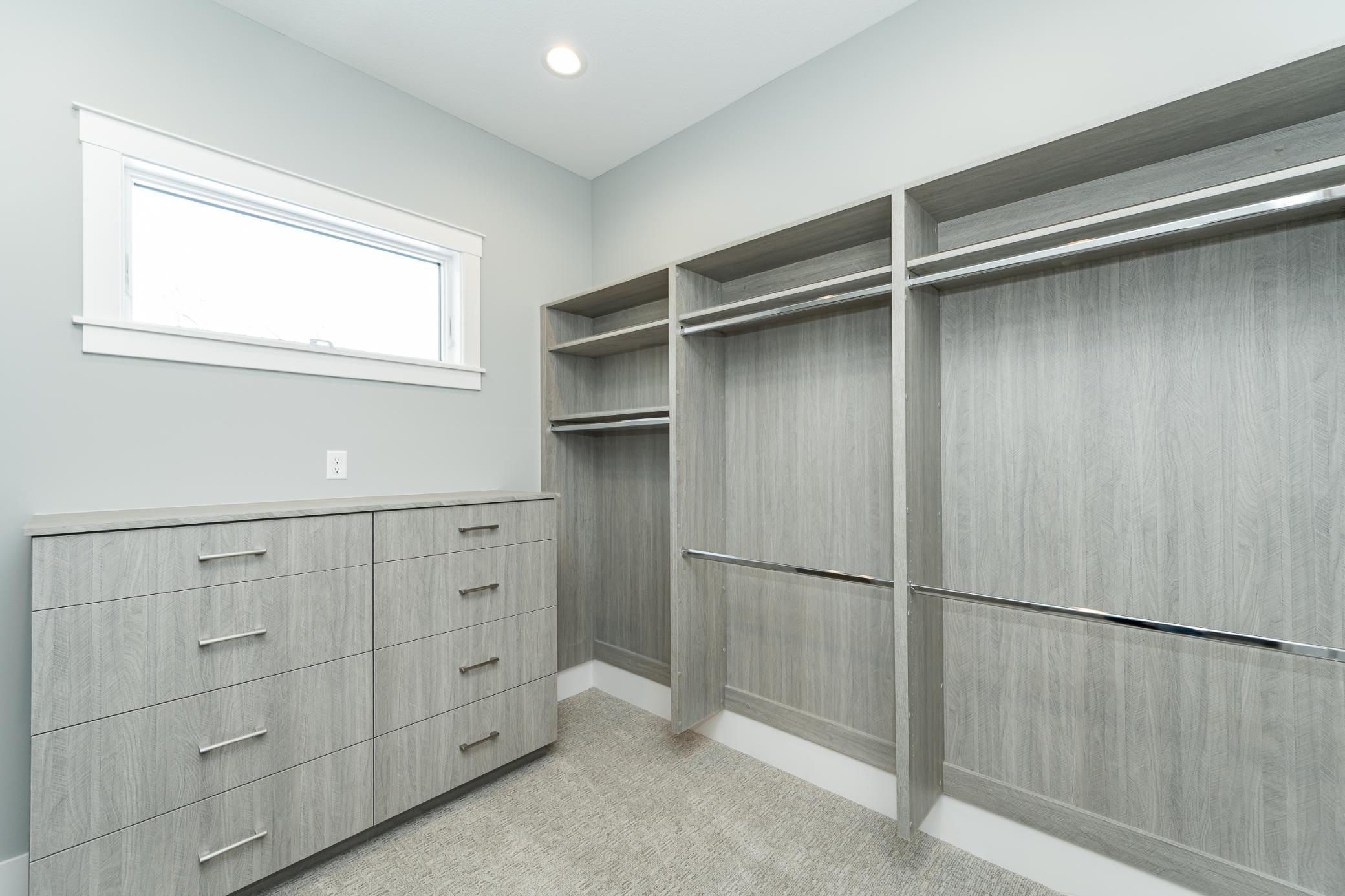 Rochester, Minnesota, 55902, United States, 5 Bedrooms Bedrooms, ,6 BathroomsBathrooms,Residential,Active,1892599