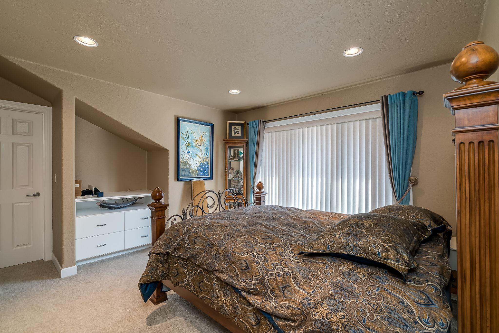 Prior Lake, Minnesota, 55372, United States, 4 Bedrooms Bedrooms, ,5 BathroomsBathrooms,Residential,Active,1922492