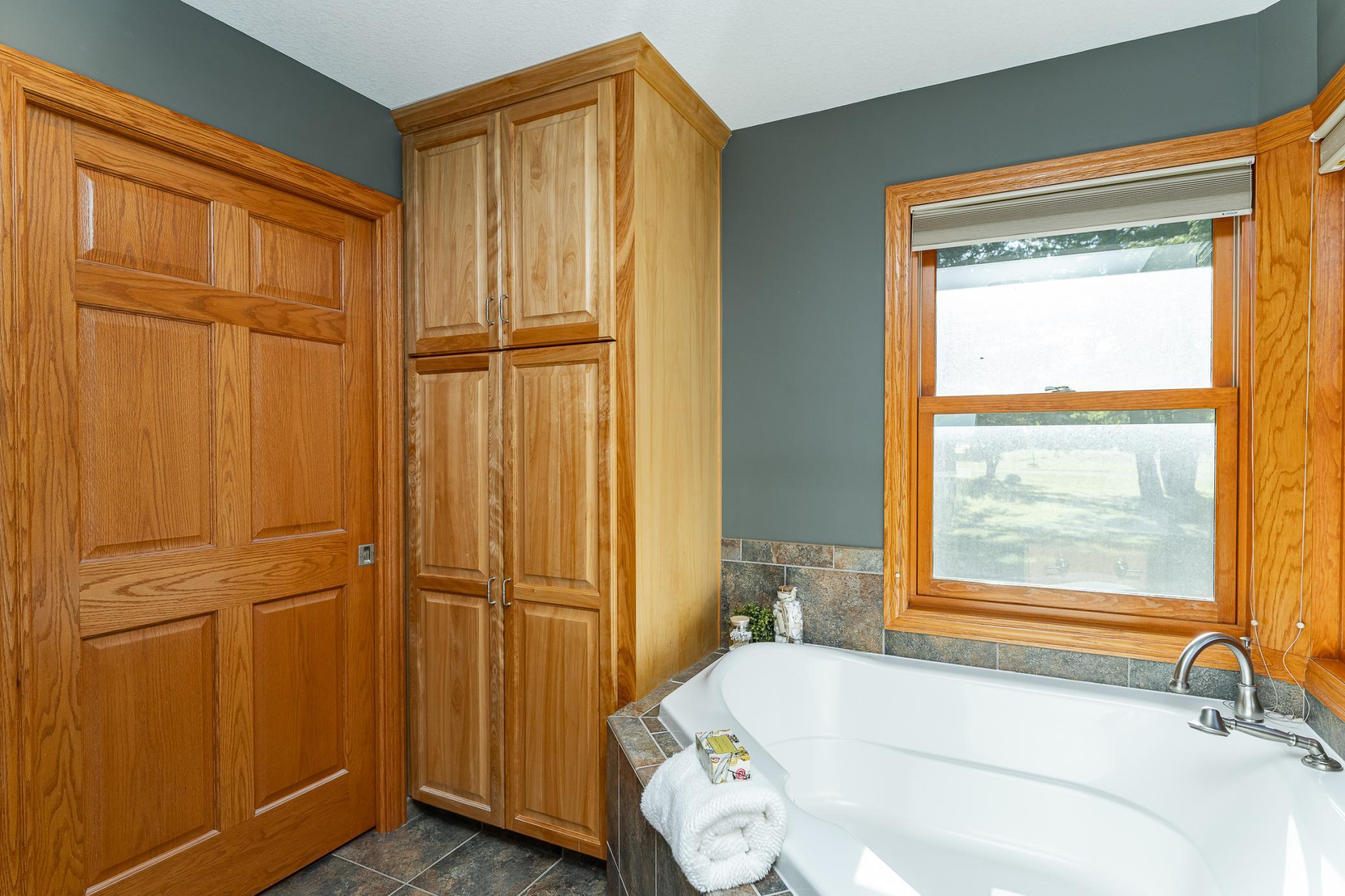 Rochester, Minnesota, 55902, United States, 5 Bedrooms Bedrooms, ,3 BathroomsBathrooms,Residential,Active,1894547